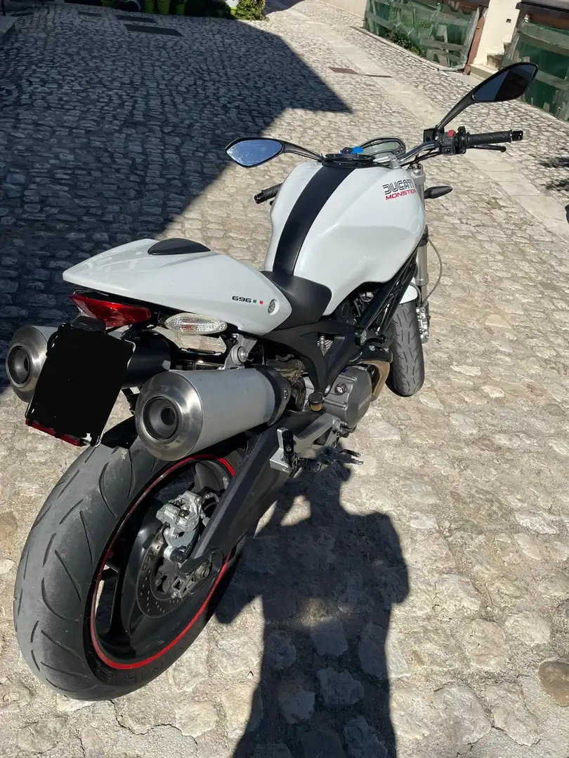 Ducati Monster 696 Plus - 2
