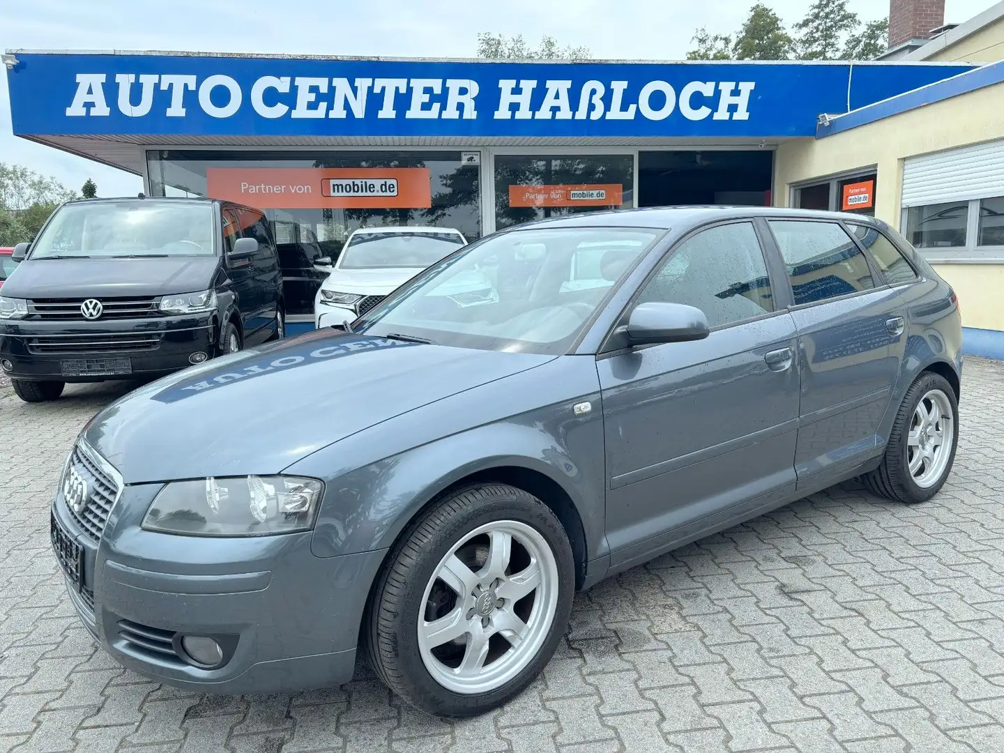 Audi A3 Sportback 2.0 TDI Attraction Automatik Grau - 1