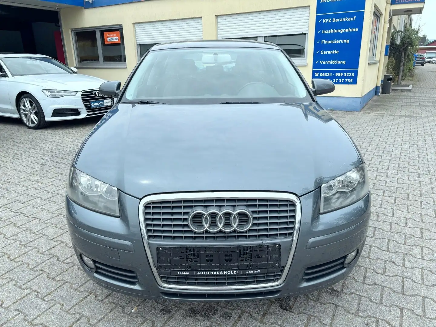 Audi A3 Sportback 2.0 TDI Attraction Automatik Grau - 2
