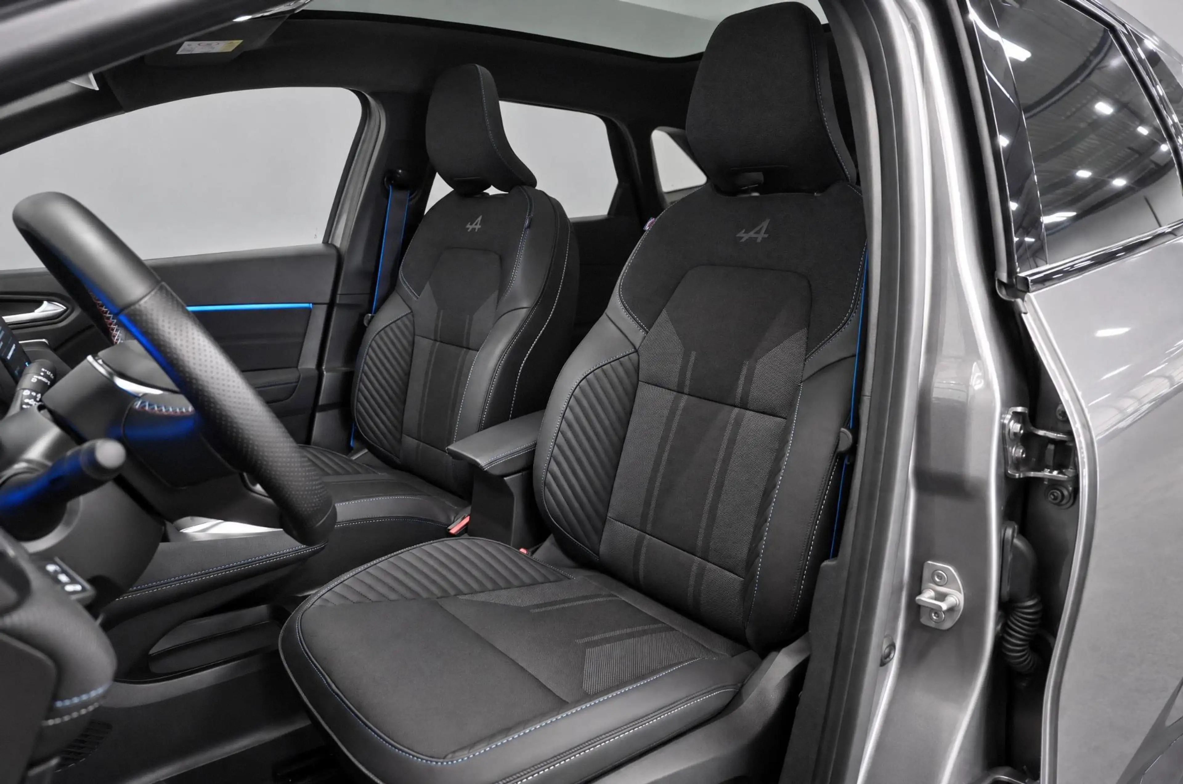 Renault Symbioz E-Tech full hybrid 160 esprit Alpine | STUUR/STOEL — photo 11