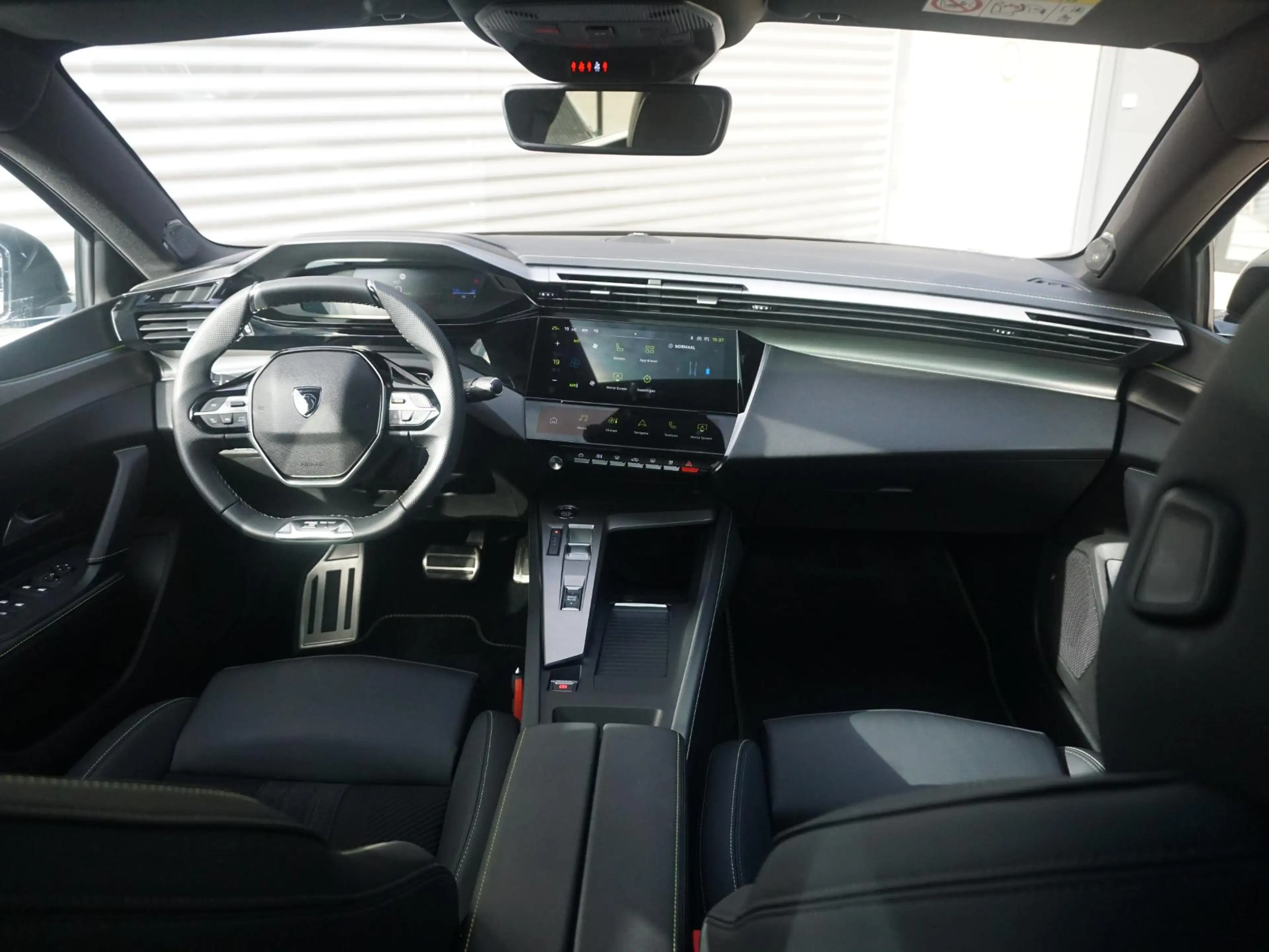 Peugeot 408 e-408 GT Avantage 58 kWh Panoramadak — photo 14