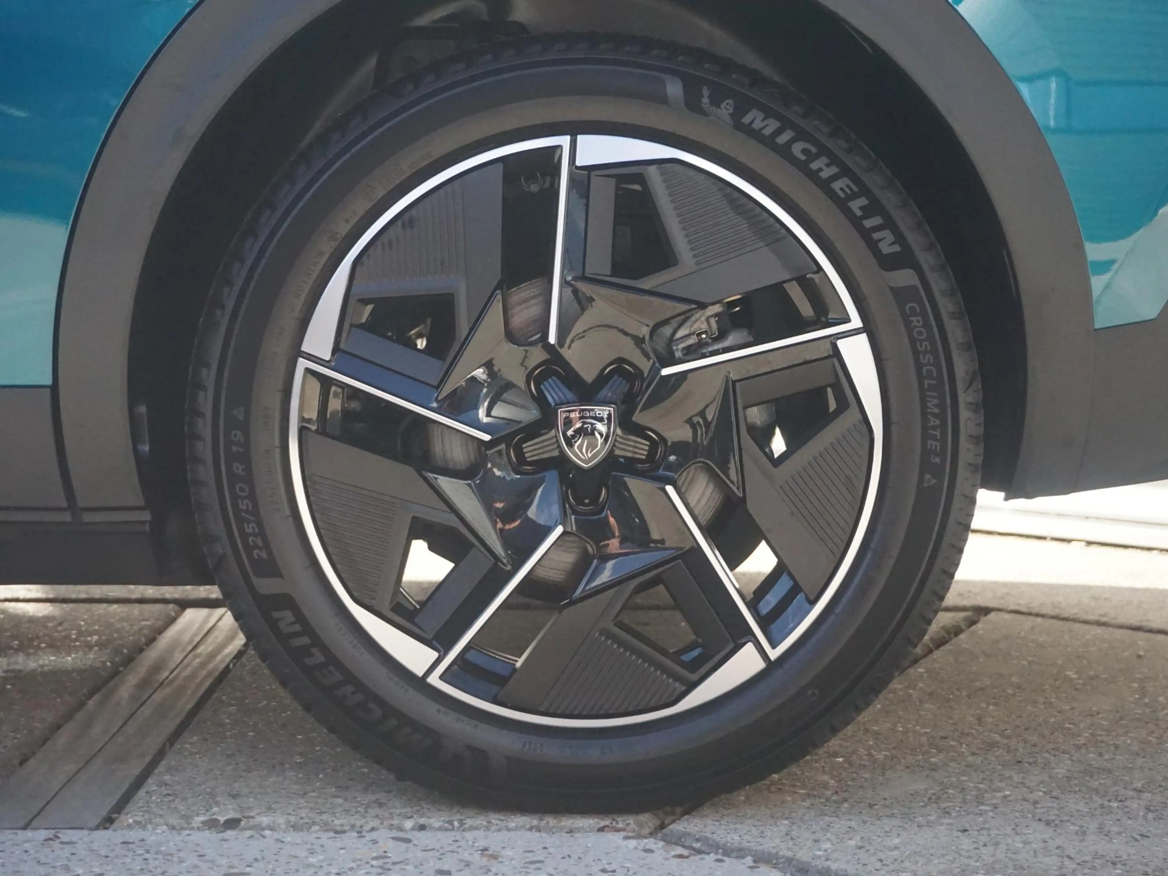 Peugeot 408 e-408 GT Avantage 58 kWh Panoramadak — photo 7