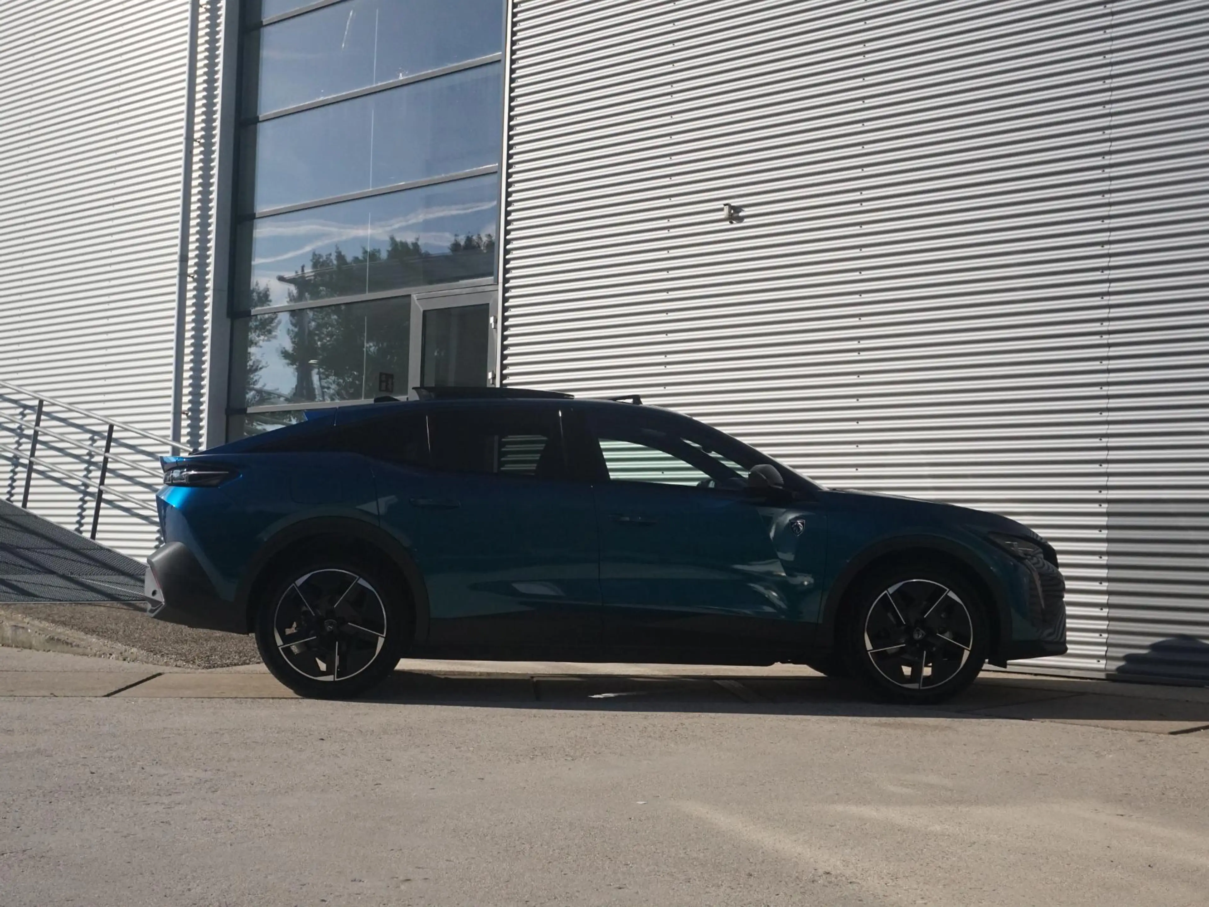 Peugeot 408 e-408 GT Avantage 58 kWh Panoramadak — photo 6