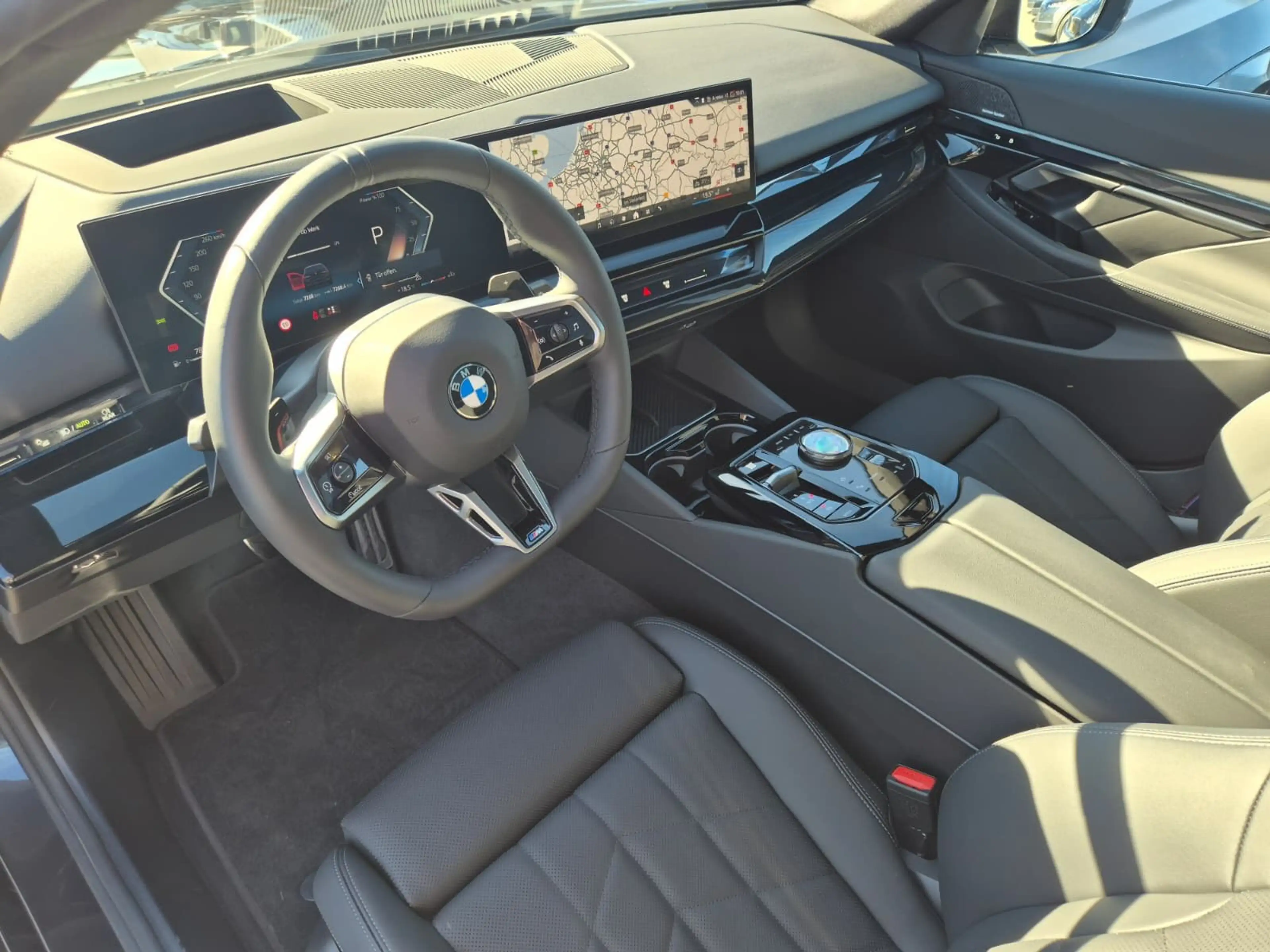 BMW 540 d xD M-Sport PRO Pano*Innov.* Travel*AHK*20" — photo 13