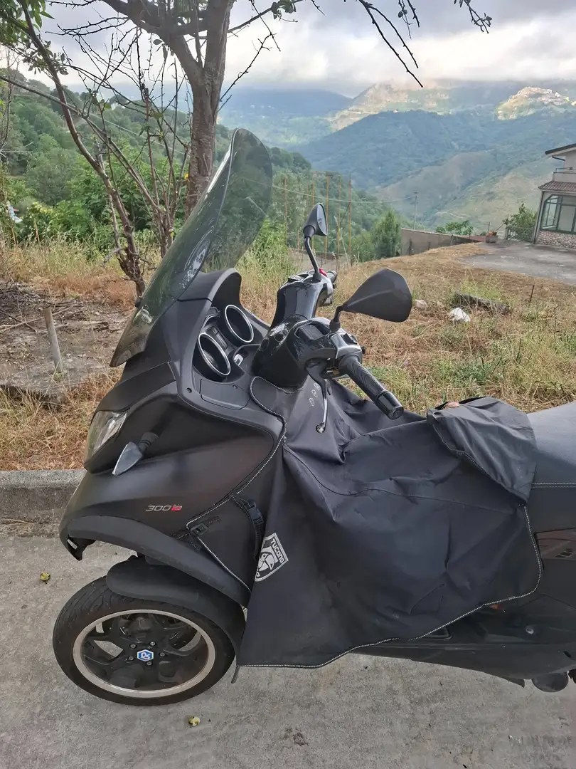 Piaggio MP3 300 Base Grigio - 2
