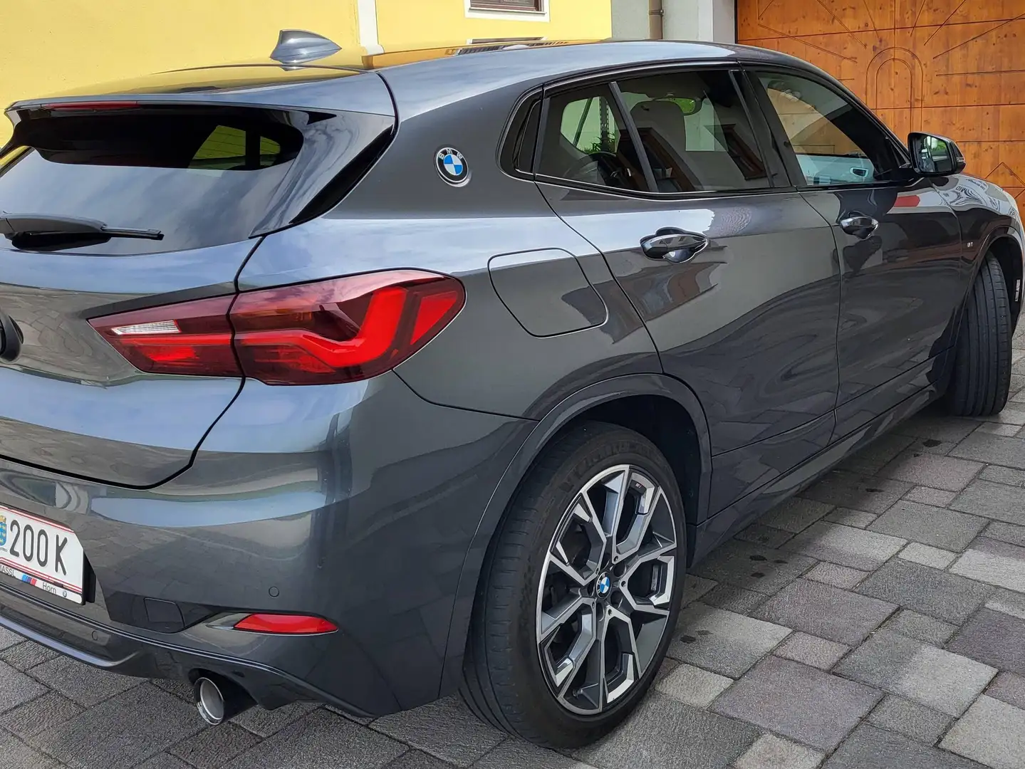 BMW X2 X2 sDrive 18d Aut. Schwarz - 2