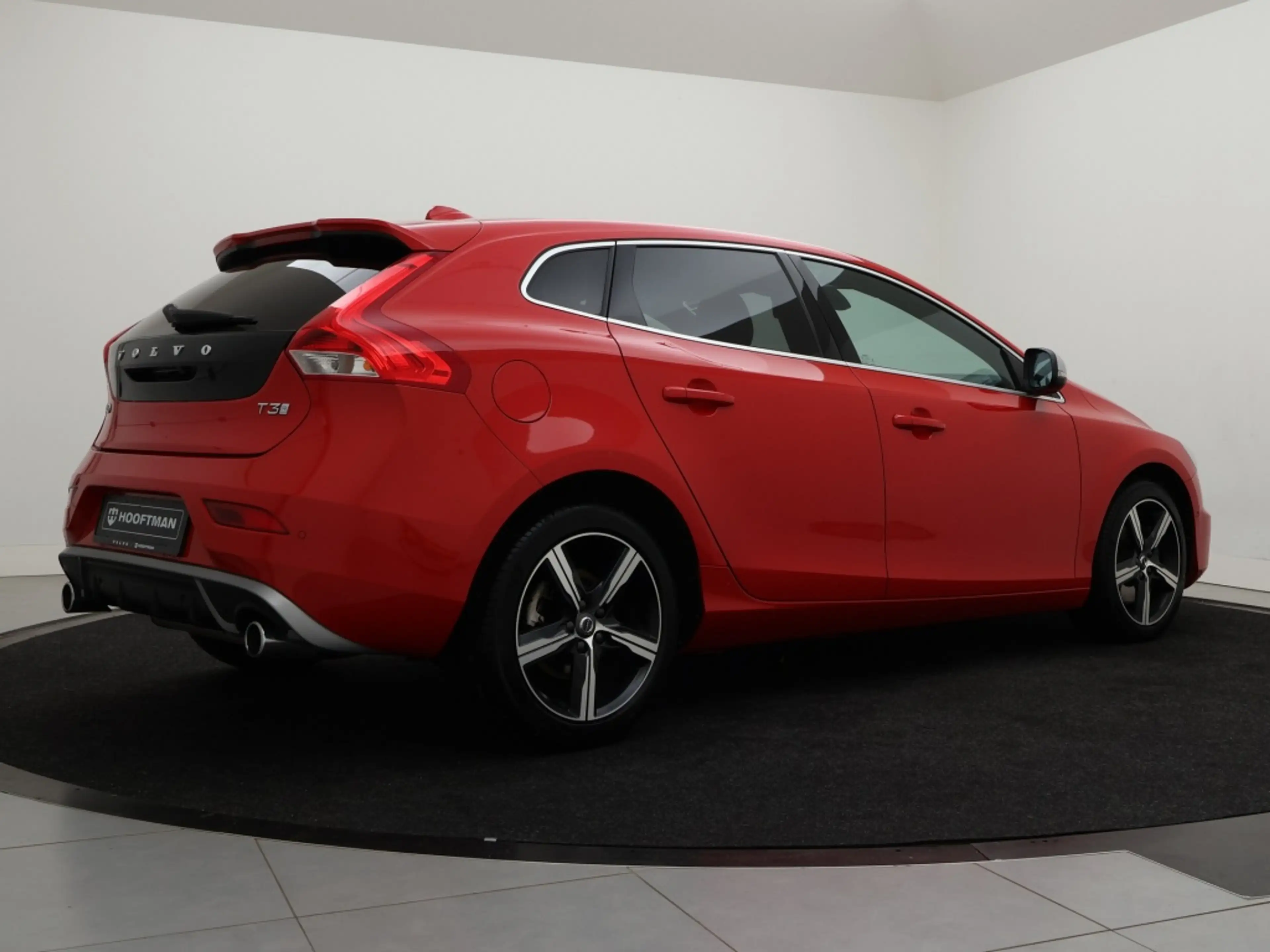 Volvo V40 T3 AUT(6) POLAR+ SPORT PANORAMADAK LEDER HARMAN KA — photo 3