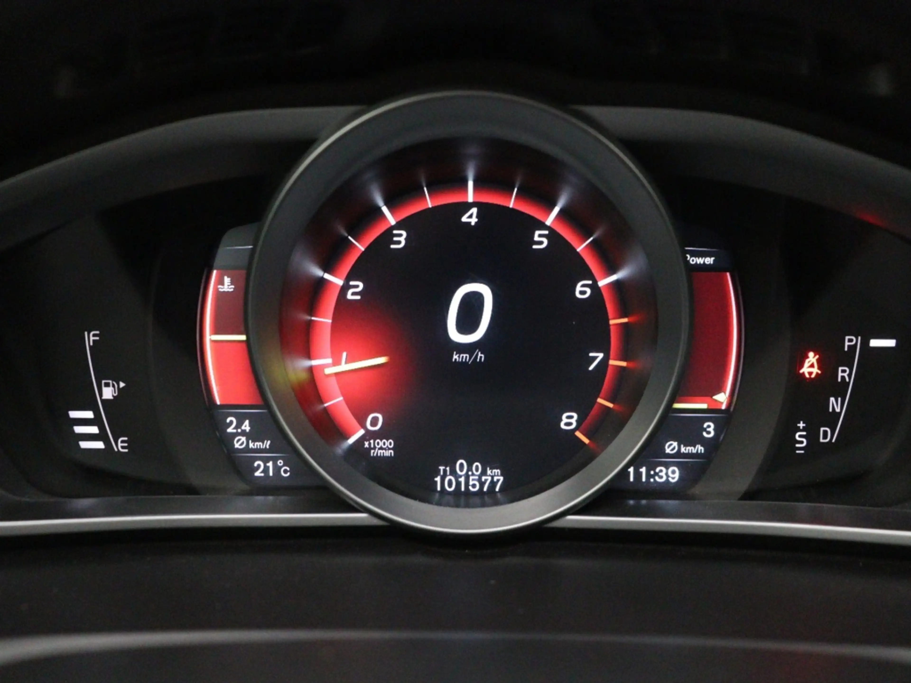 Volvo V40 T3 AUT(6) POLAR+ SPORT PANORAMADAK LEDER HARMAN KA — photo 14