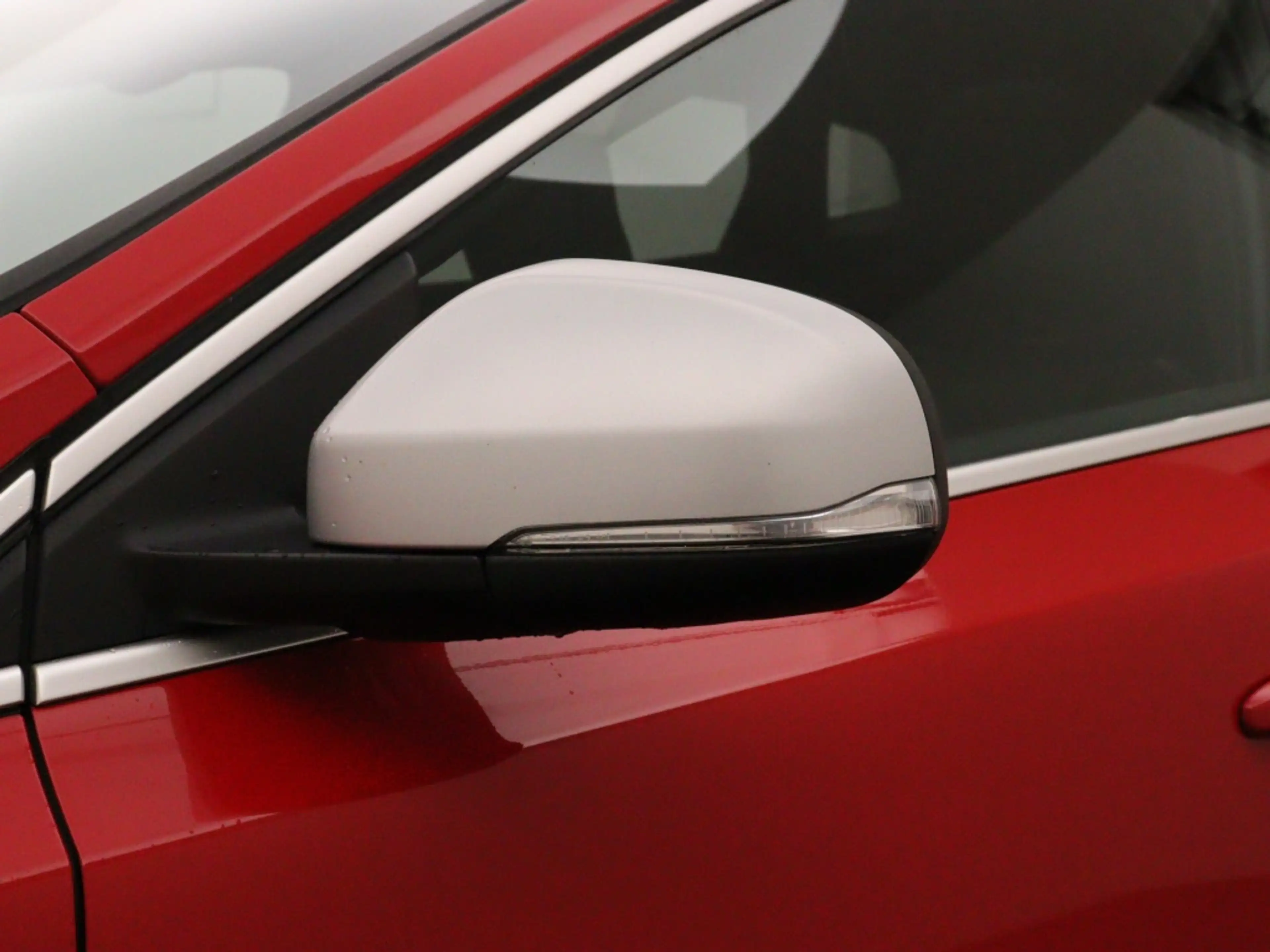 Volvo V40 T3 AUT(6) POLAR+ SPORT PANORAMADAK LEDER HARMAN KA — photo 9
