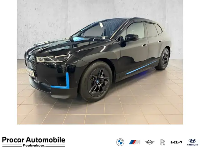 BMW iX xDrive50 HUD PANO ACC AHK 360°KAM RFK NAVI