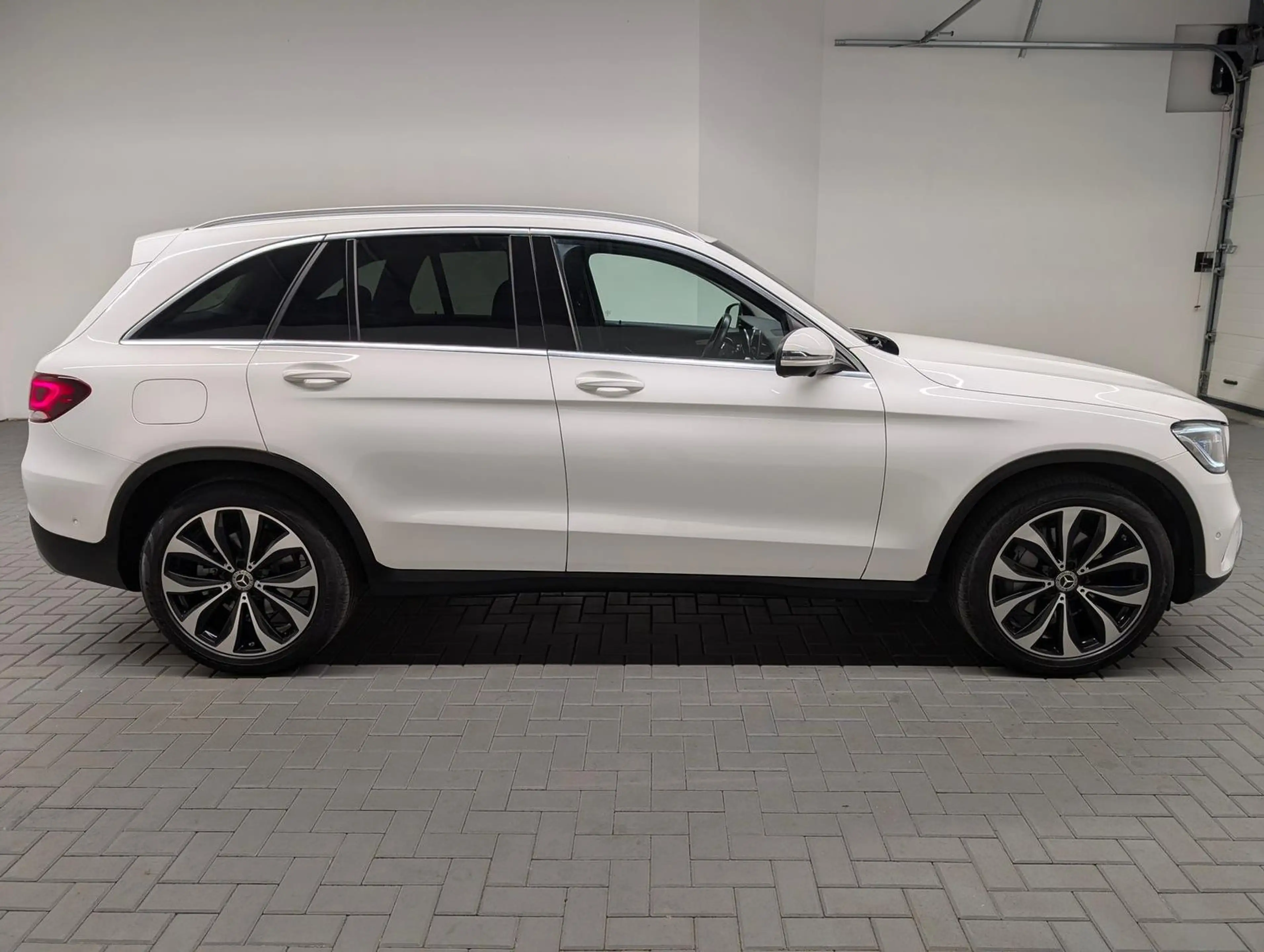 Mercedes-Benz GLC 300 4Matic Multibeam/Navi/AHK/SHZ/360°/20-LM — photo 5