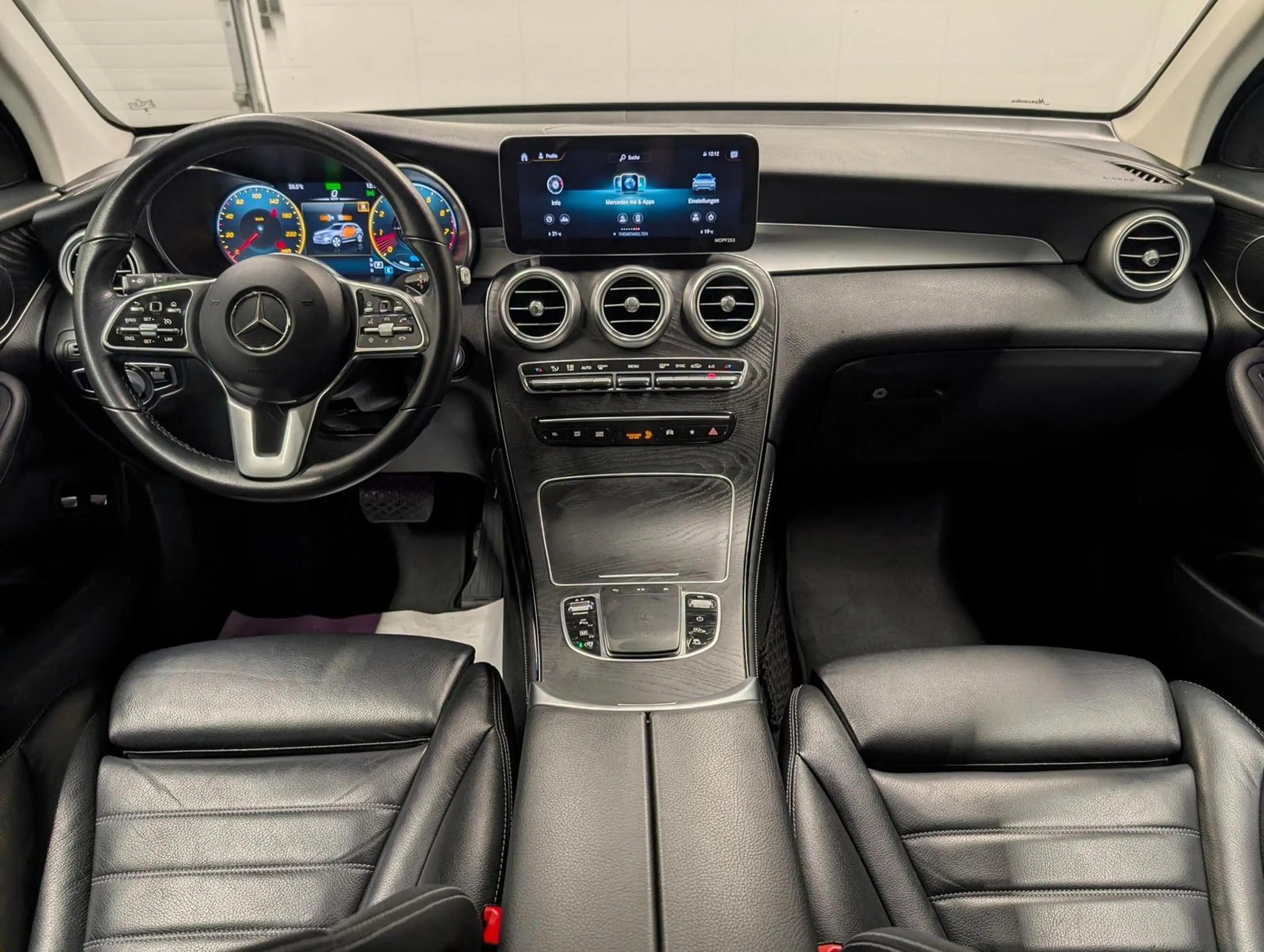 Mercedes-Benz GLC 300 4Matic Multibeam/Navi/AHK/SHZ/360°/20-LM — photo 13