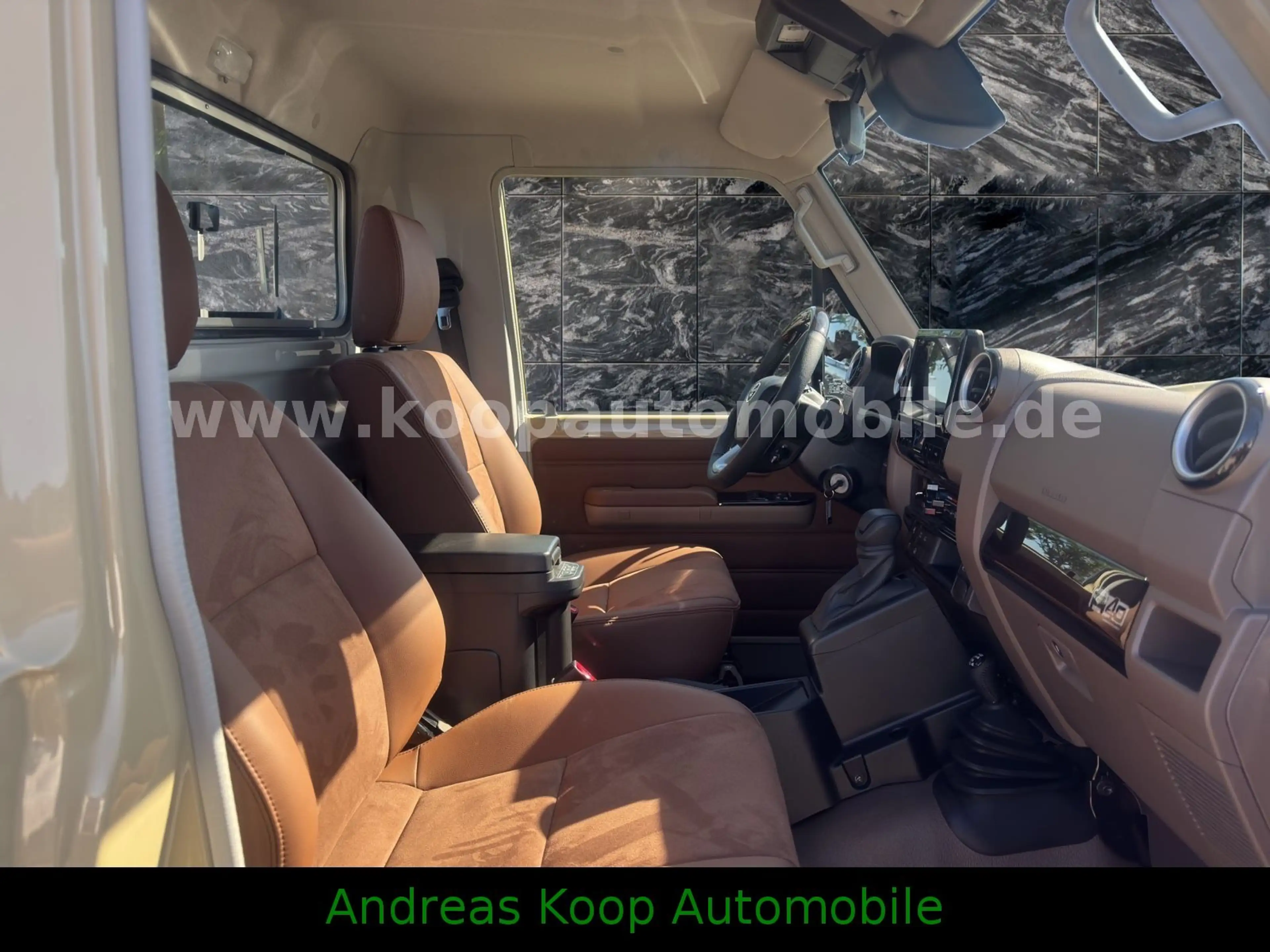 Toyota Land Cruiser GRJ 79 SC Aut. LX-Z LED ALU SOFORT — photo 5