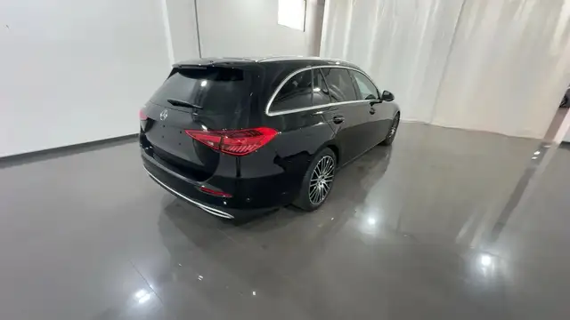 Mercedes-Benz C-Class view 4