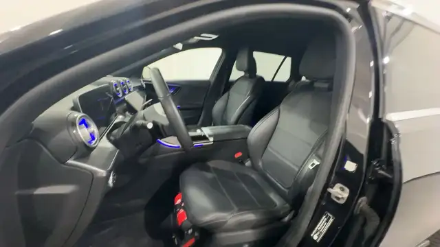 Mercedes-Benz C-Class view 12