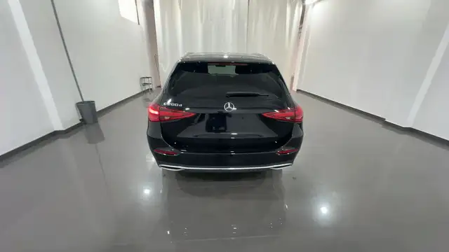 Mercedes-Benz C-Class view 5