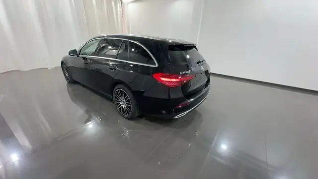 Mercedes-Benz C-Class view 3