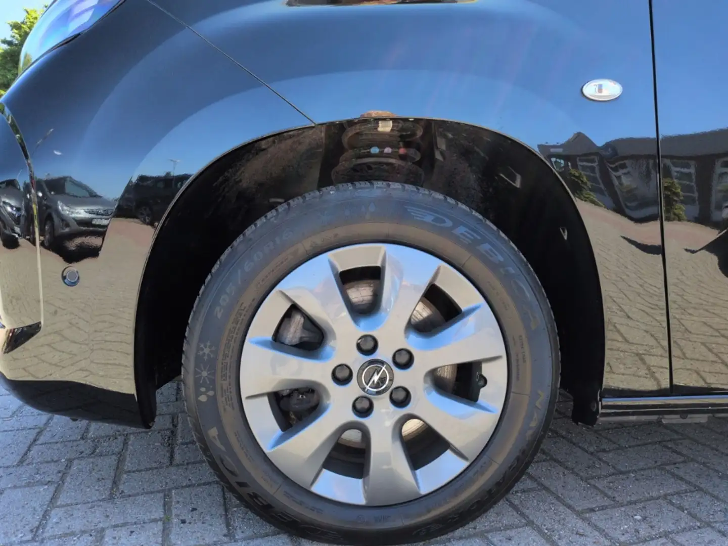 Opel Combo Life E GS XL 1.5 D AUTO NAVI SHZ DAB LenkradHZG Noir - 2