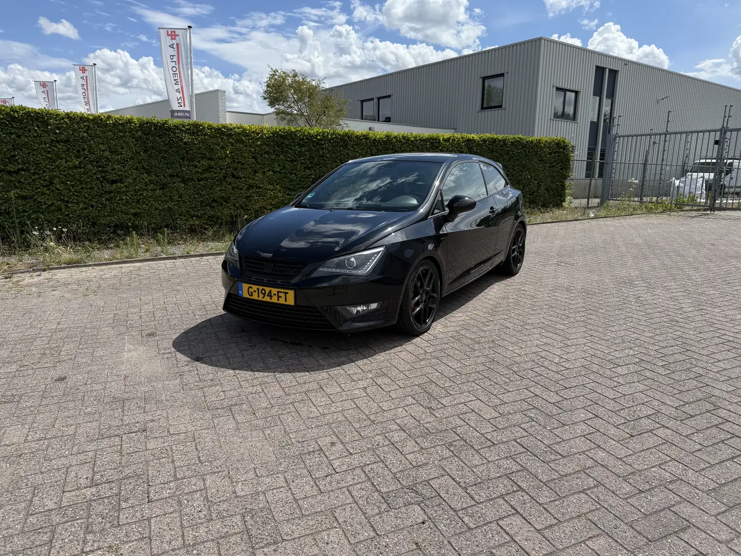 SEAT Ibiza 1.4 TSI Cupra Zwart - 1