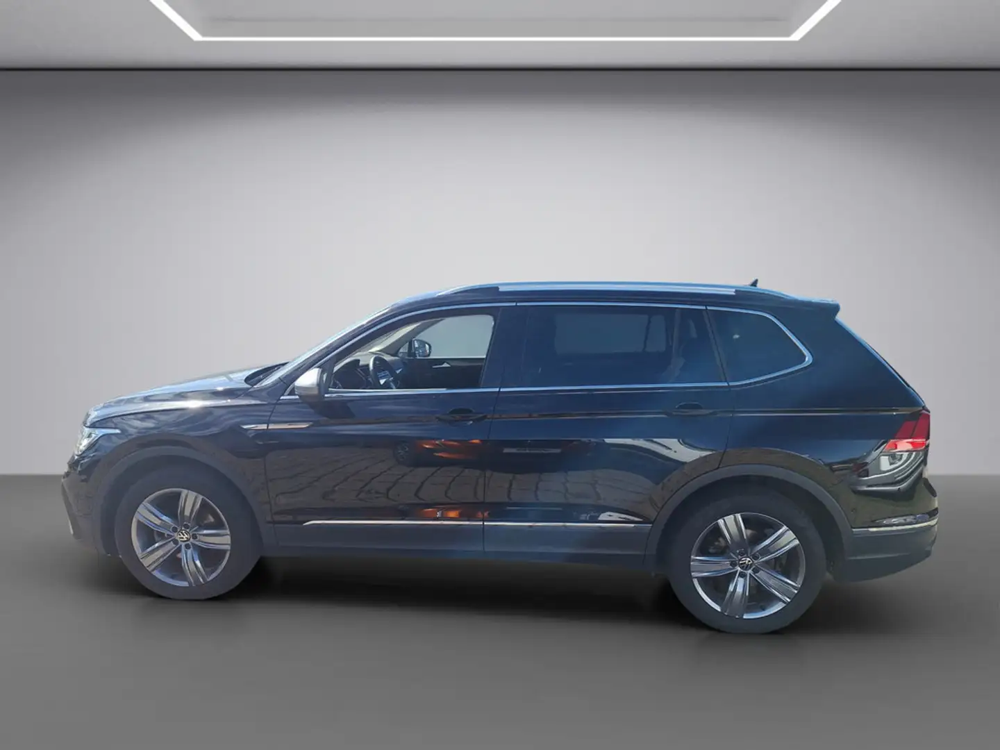 Volkswagen Tiguan Allspace 2.0TDI DSG Life AHK Schwarz - 2
