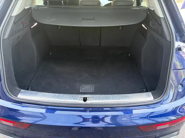 Audi Q5 view 12