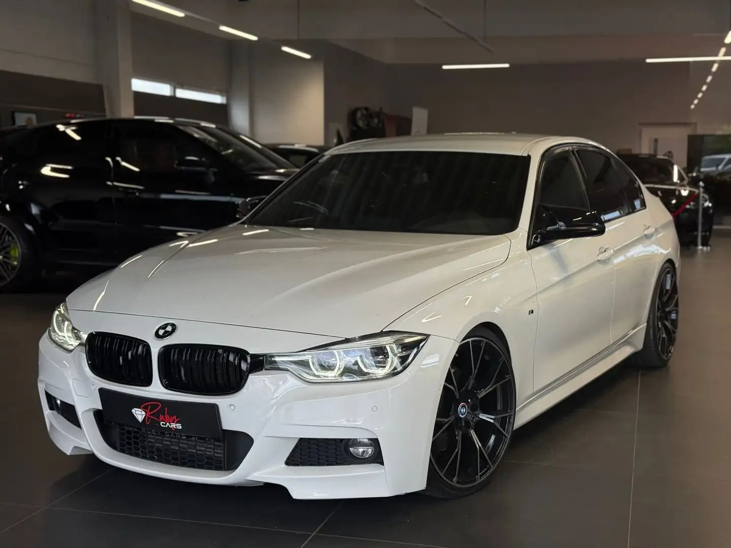 BMW 330 3er - 330 d M Sport LCI Weiß - 1