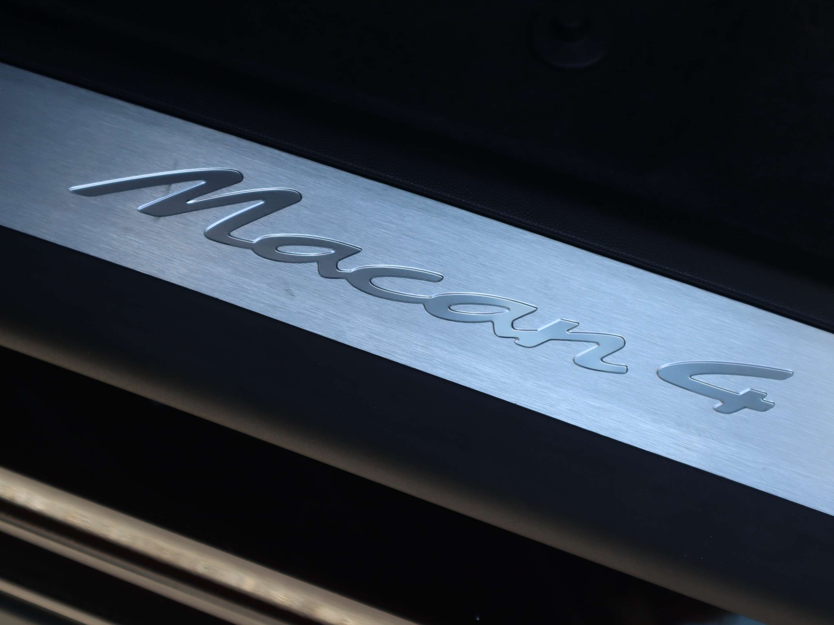 2025 Porsche Macan Electric 4 AWD thumb 20