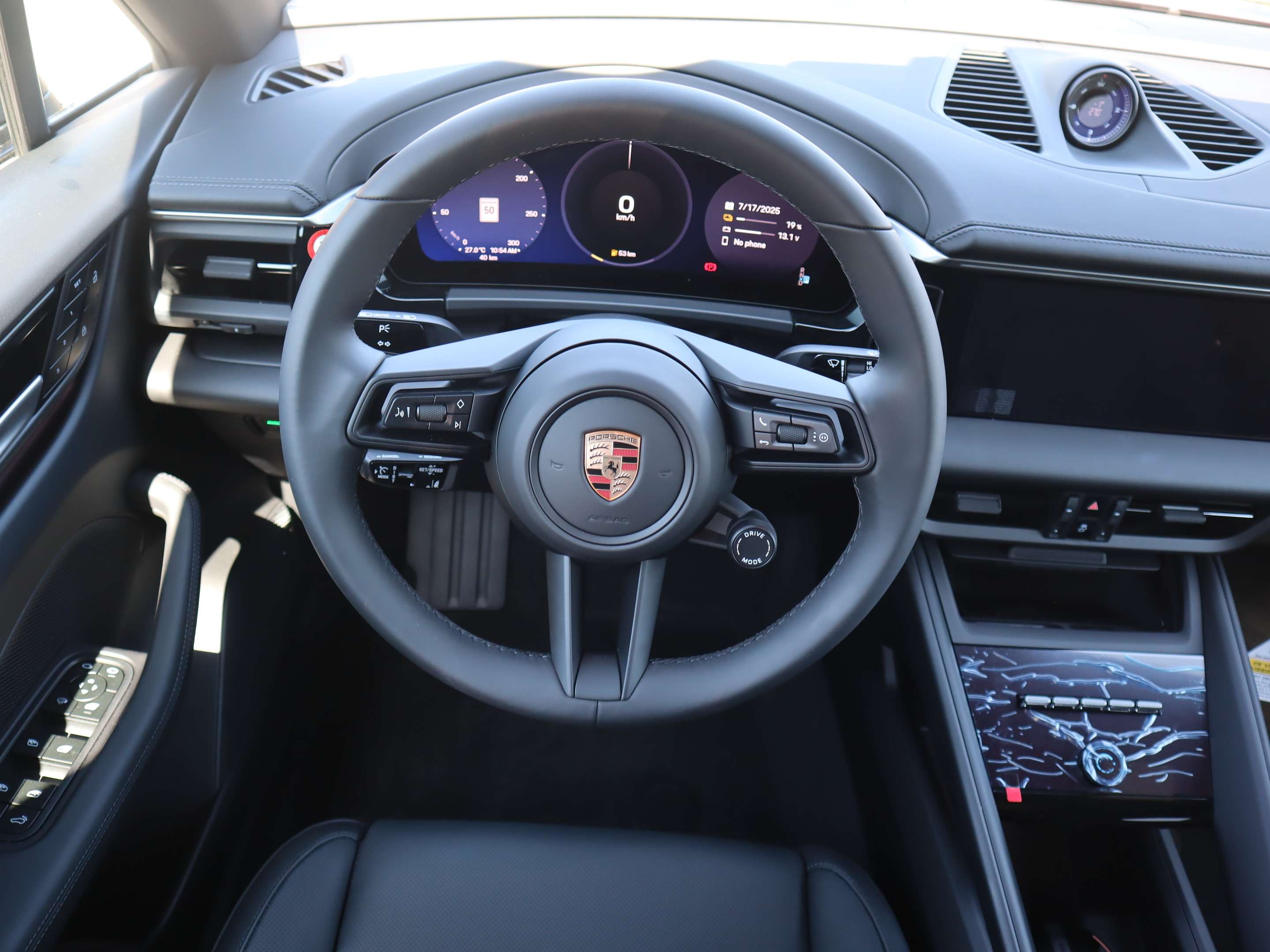 2025 Porsche Macan Electric 4 AWD thumb 14
