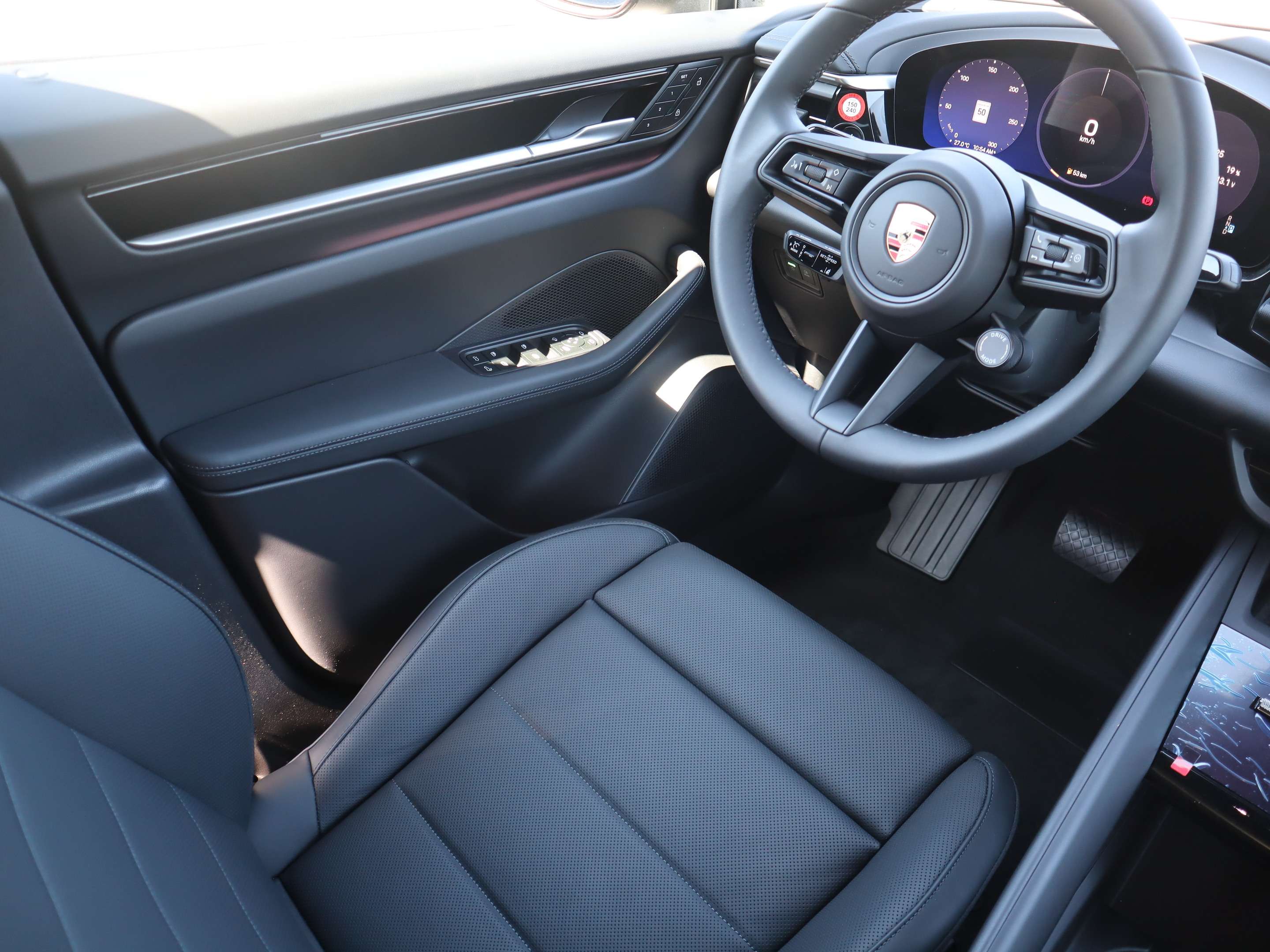 2025 Porsche Macan Electric 4 AWD thumb 15