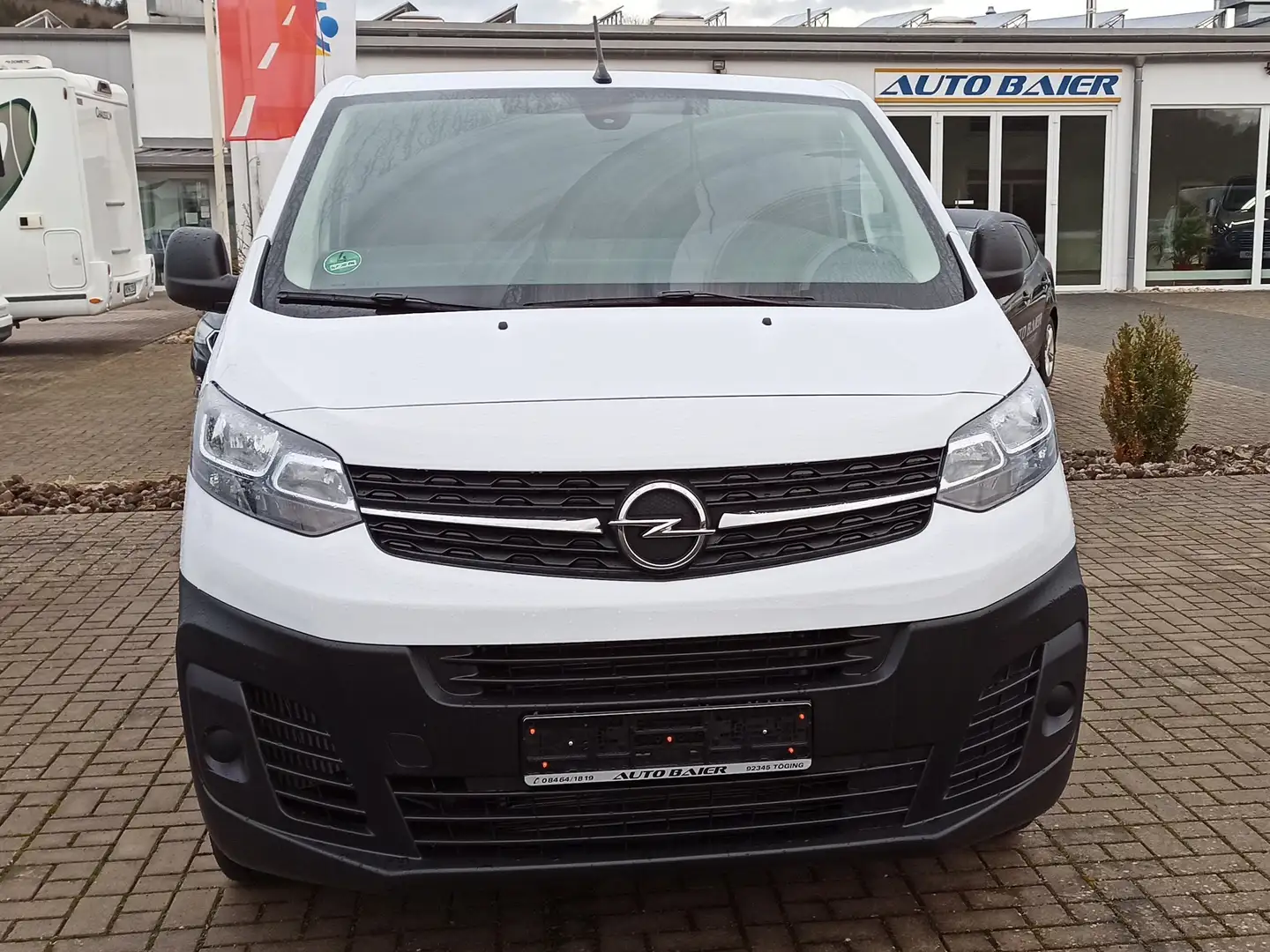 Opel Vivaro 1.5 D Cargo M, Klima, Weiß - 2