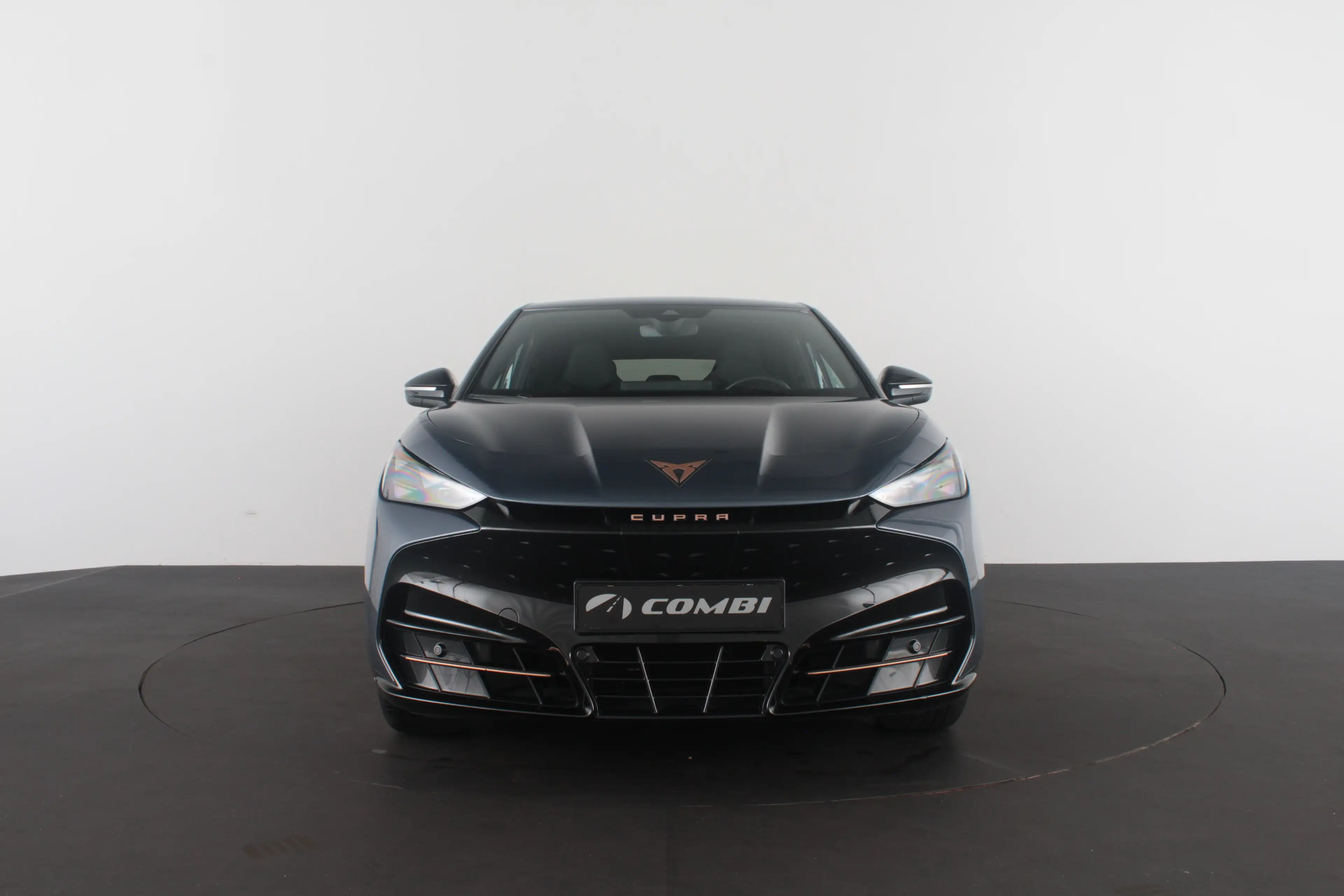 CUPRA Tavascan Business 82 kWh  	569 WLTP/Travel Assist/Tavascan — photo 8