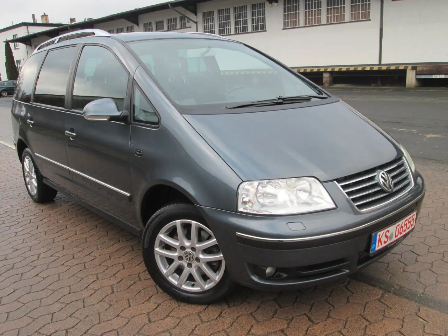 Volkswagen Sharan Trendline 7 Sitze Automatik Xenon u v m Grau - 1