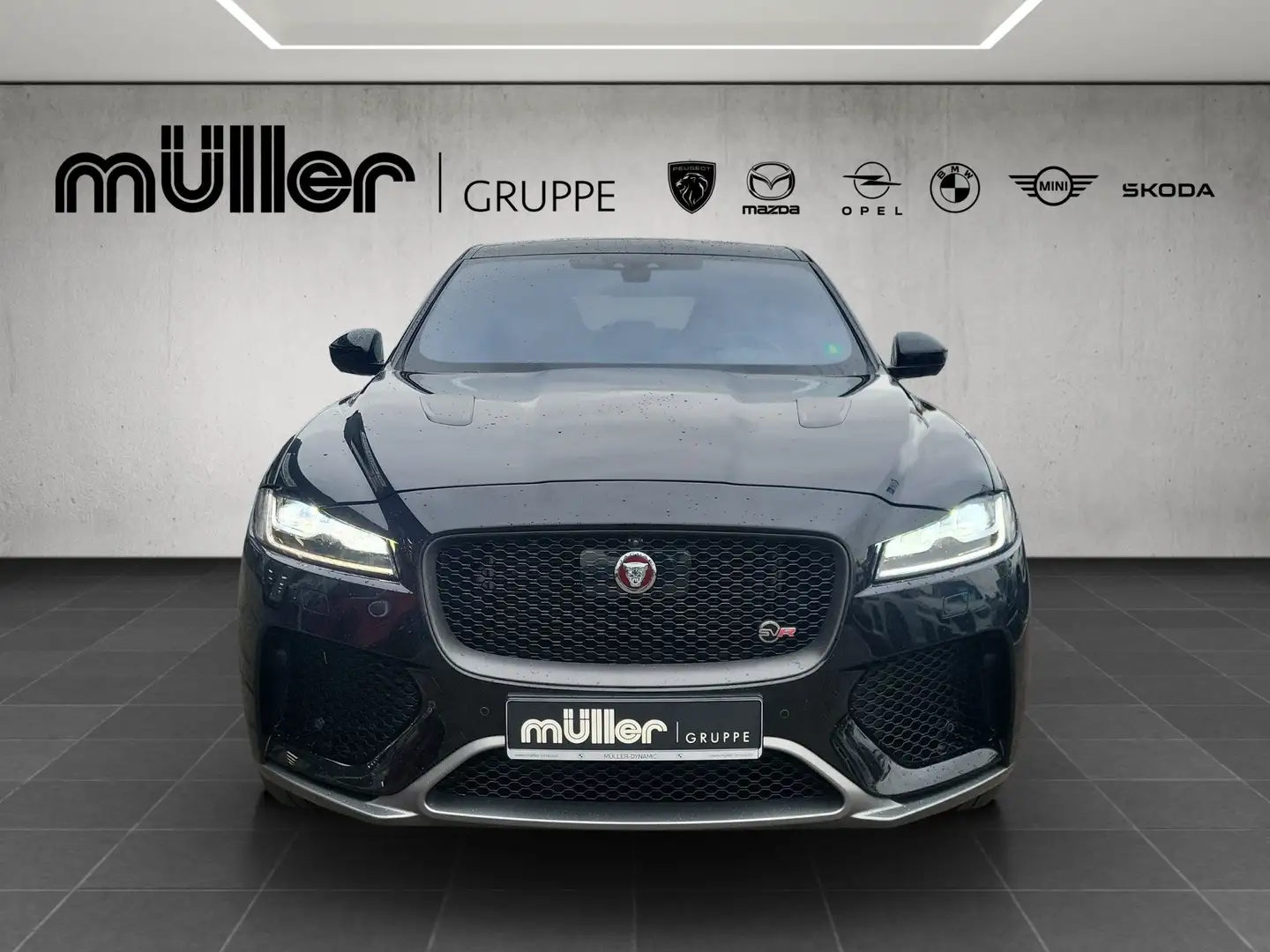 Jaguar F-Pace SVR 4WD Head-Up DAB LED WLAN RFK AHK PDC Noir - 2