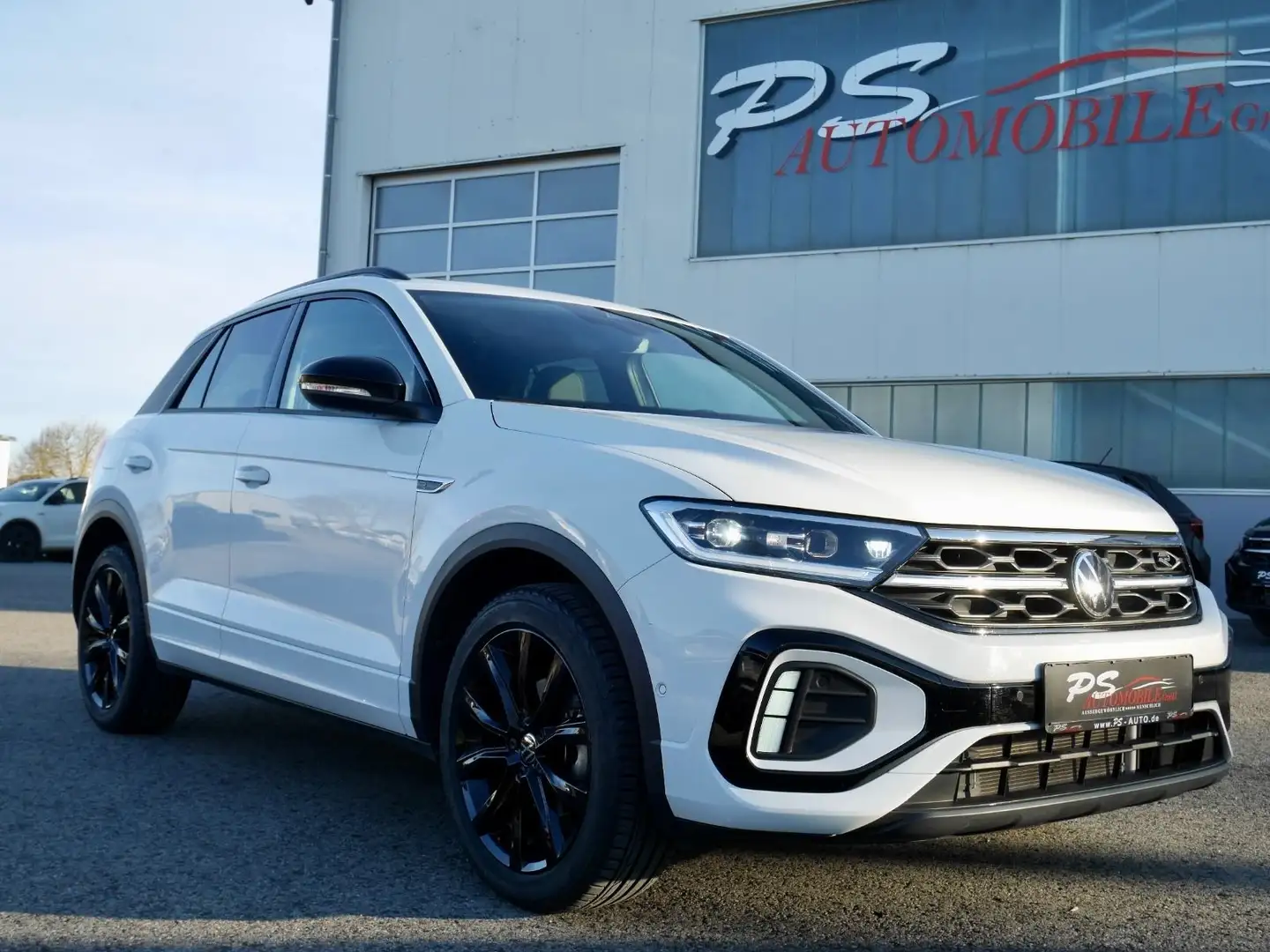 Volkswagen T-Roc 1.5 TSI DSG"R-Line"AHK+Pano+Matrix+Black Weiß - 2
