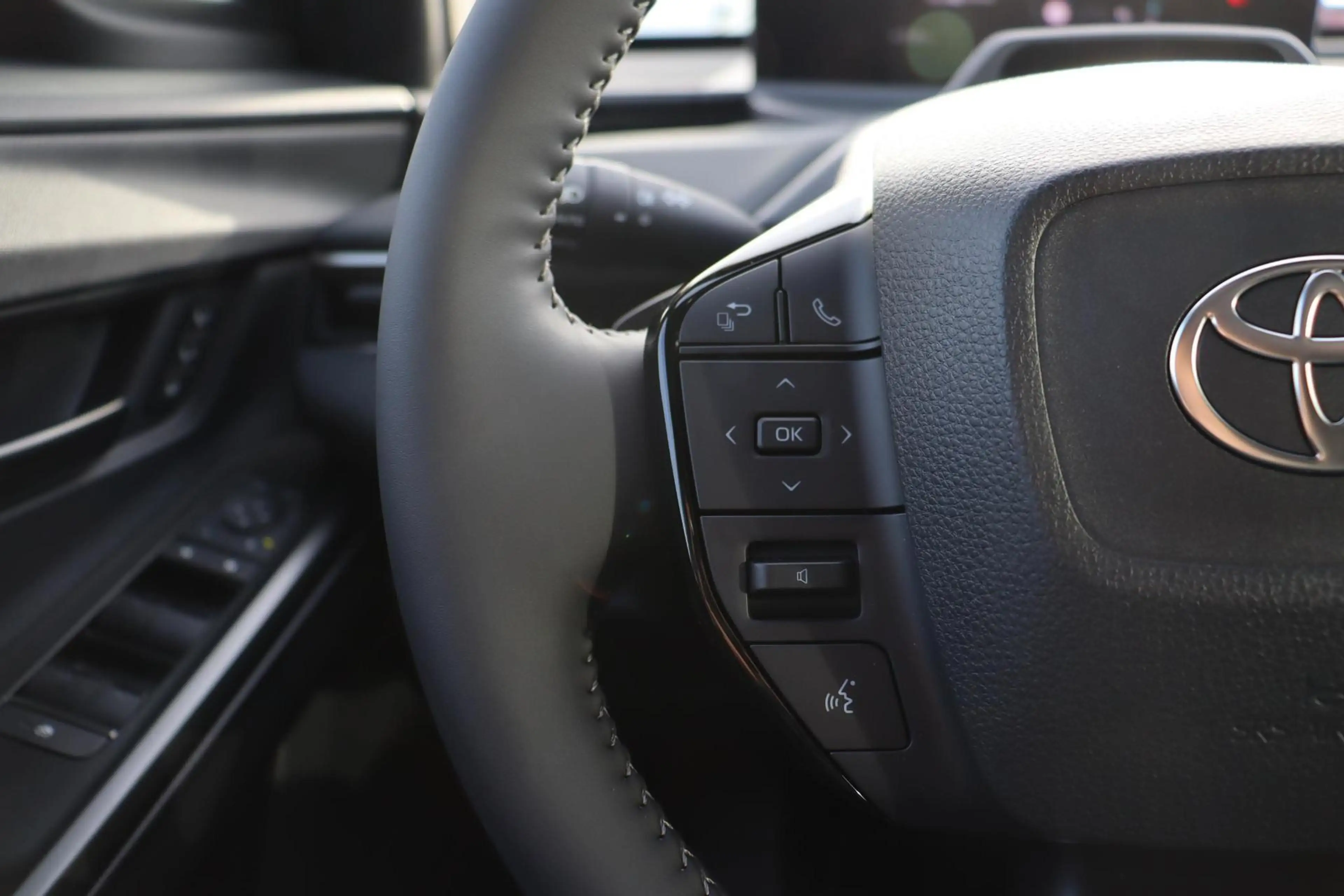 Toyota C-HR+ First Edition 77 kWh — photo 9