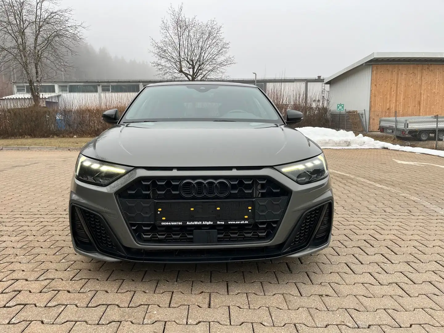 Audi A1 Sportback 40 TFSI *Navi*SitzHzg*S-Line* Gris - 2