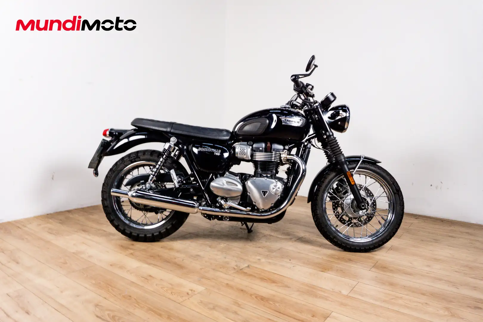 Triumph Bonneville T100 - 1