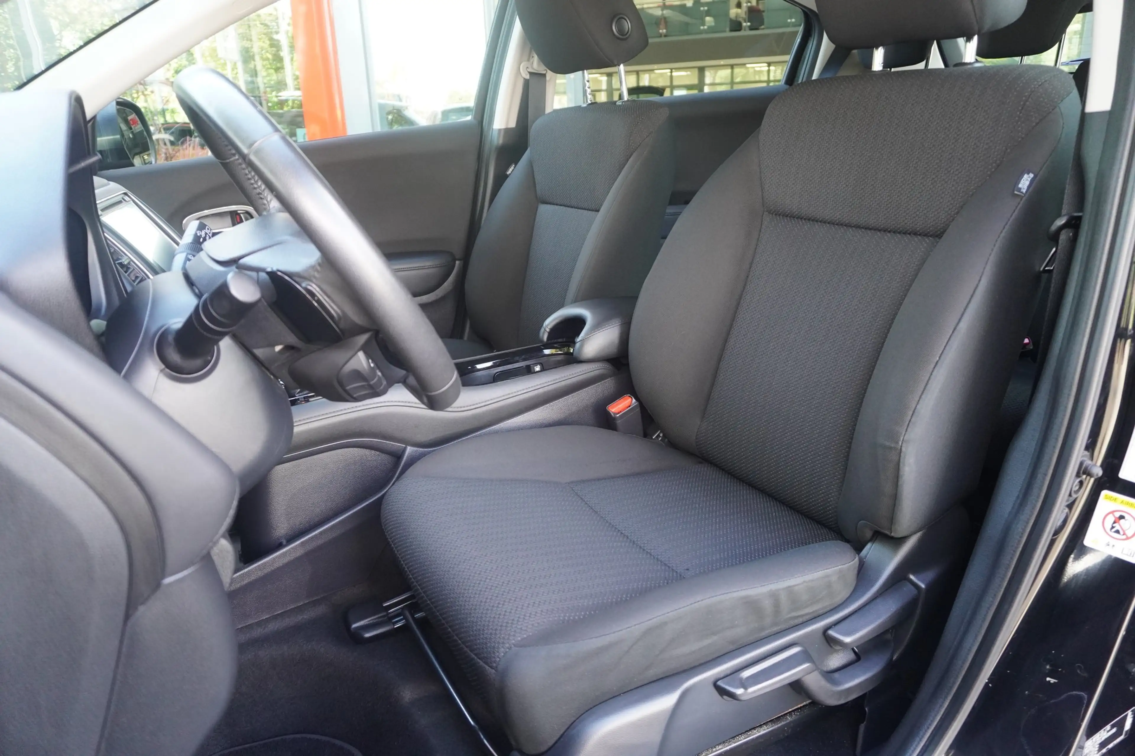 Honda HR-V 1.5 Comfort Tempomat PDC Klimaaut. Limiter — photo 11
