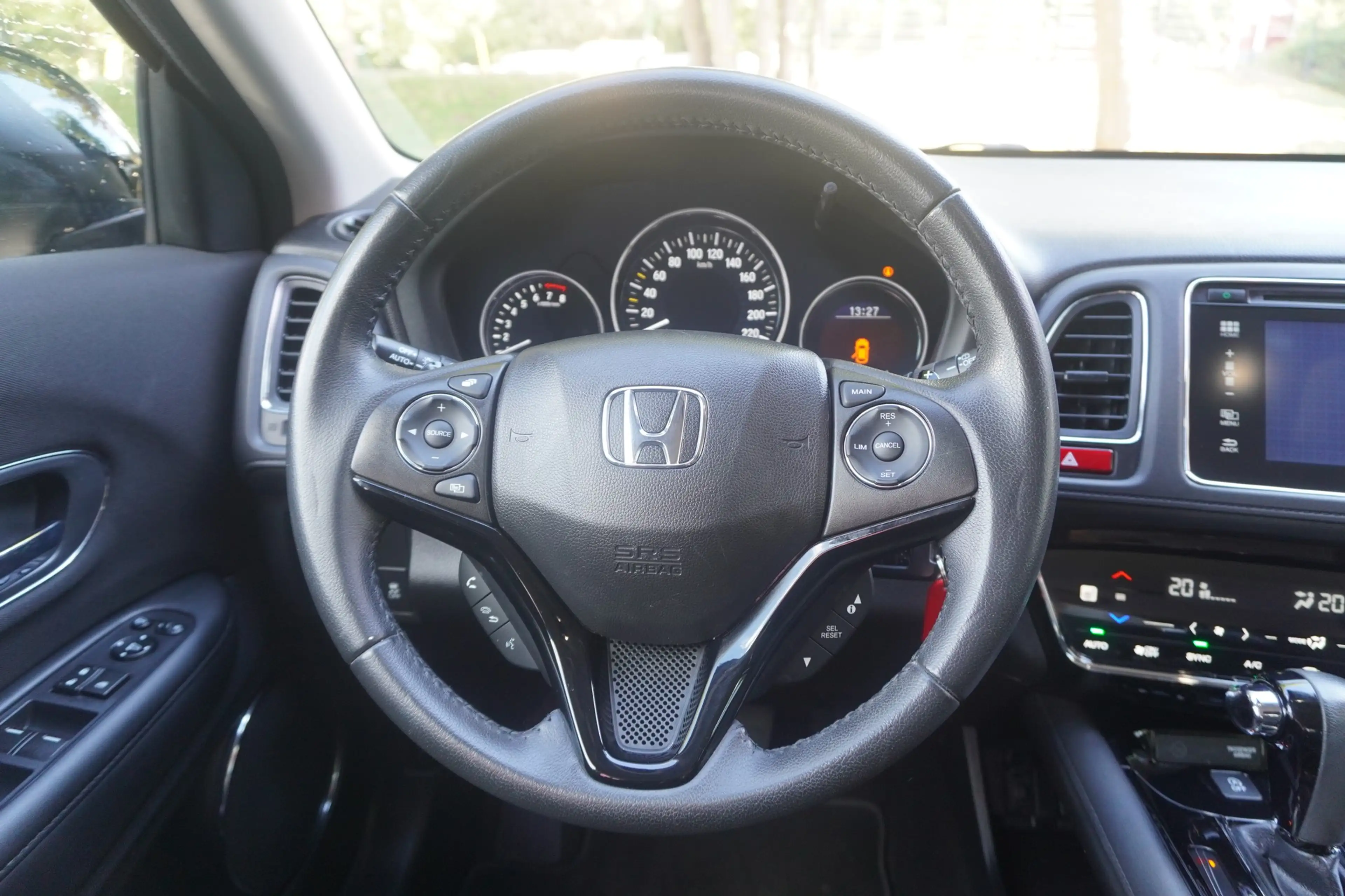 Honda HR-V 1.5 Comfort Tempomat PDC Klimaaut. Limiter — photo 13