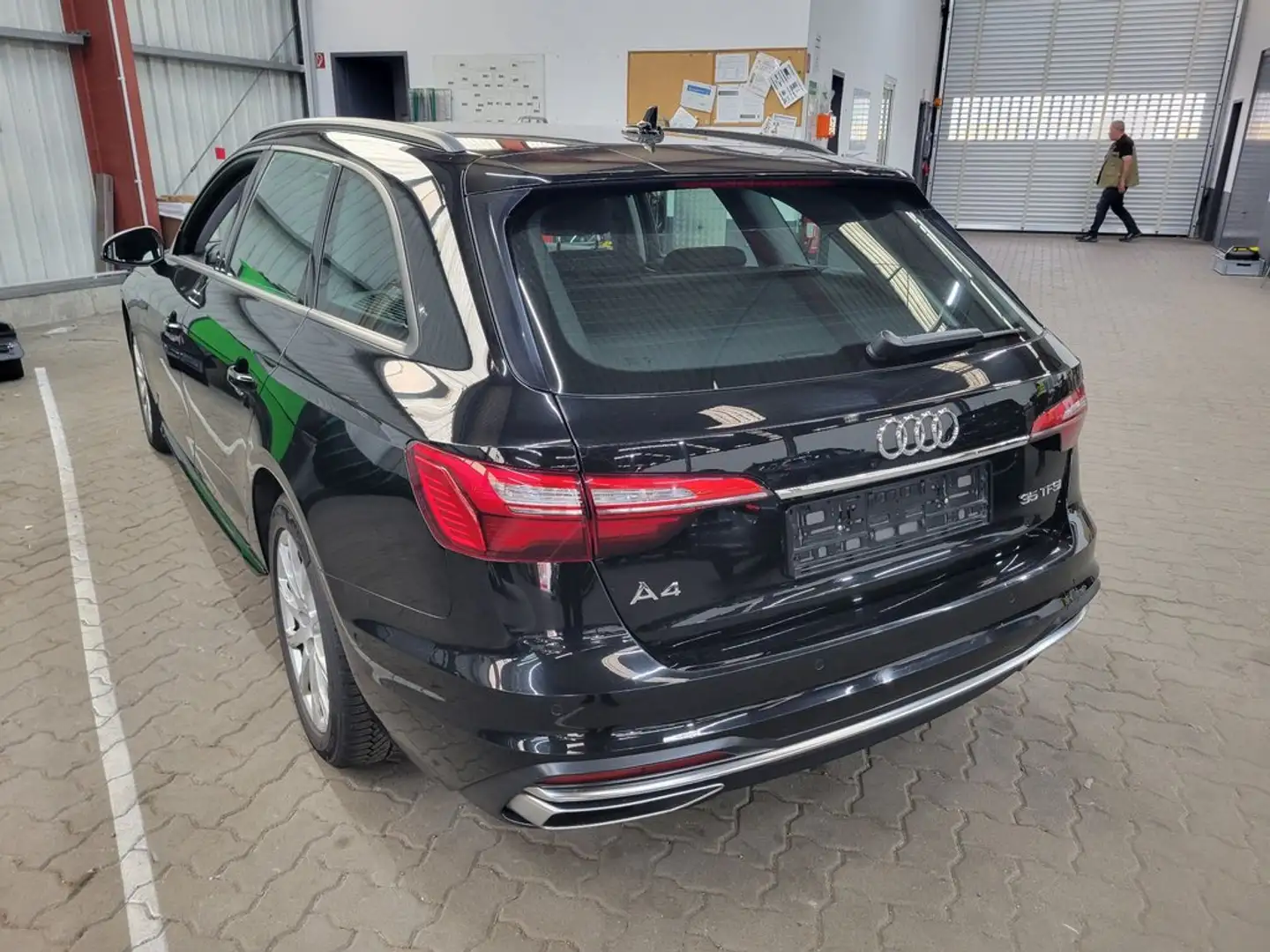 Audi A4 Avant Advanced 35 TFSI 110kW S tronic - 2