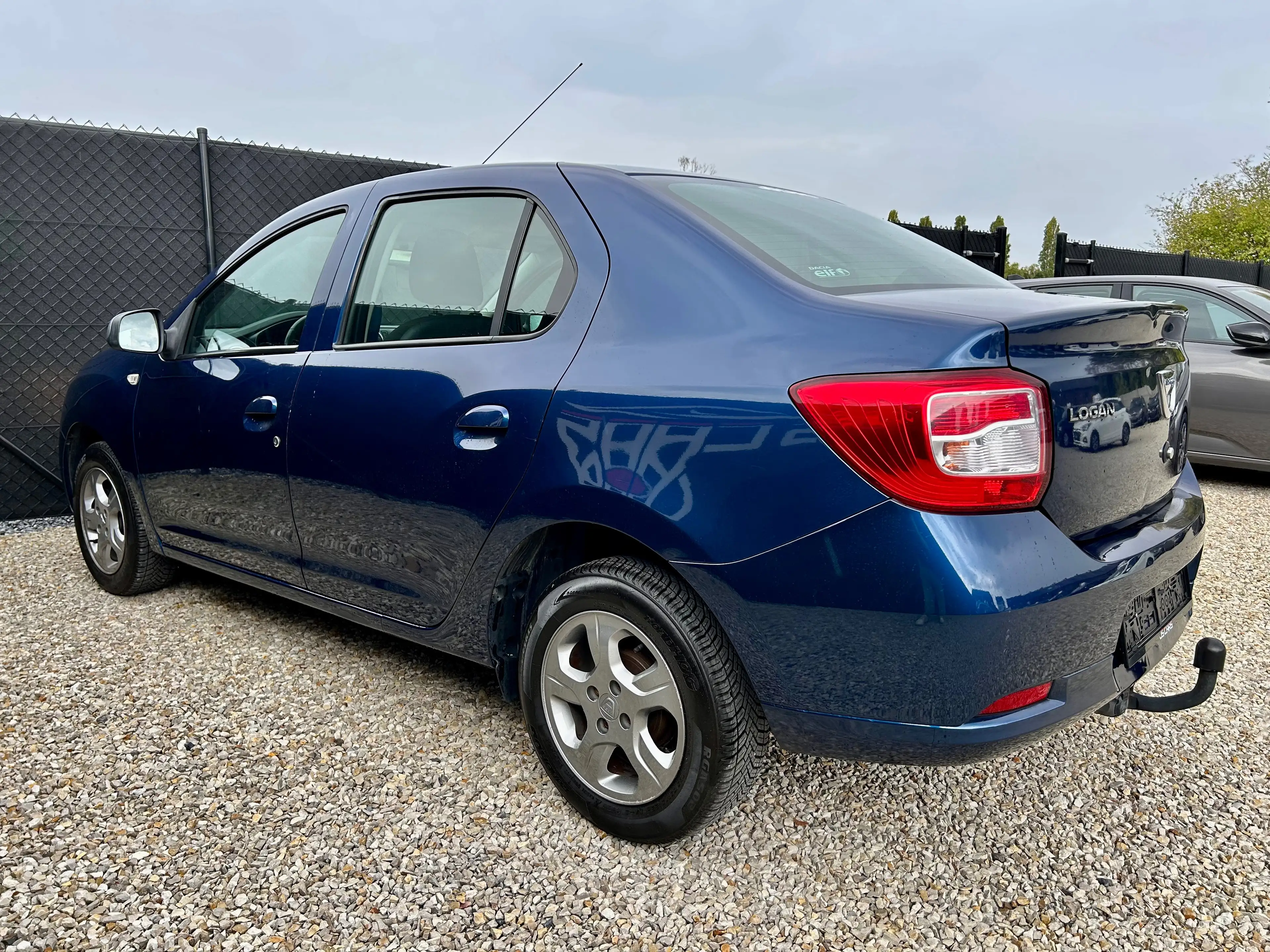 Dacia Logan 1.2i*1er PROP*GPS*AIRCO*ATTACHE REMORQUE* — photo 11