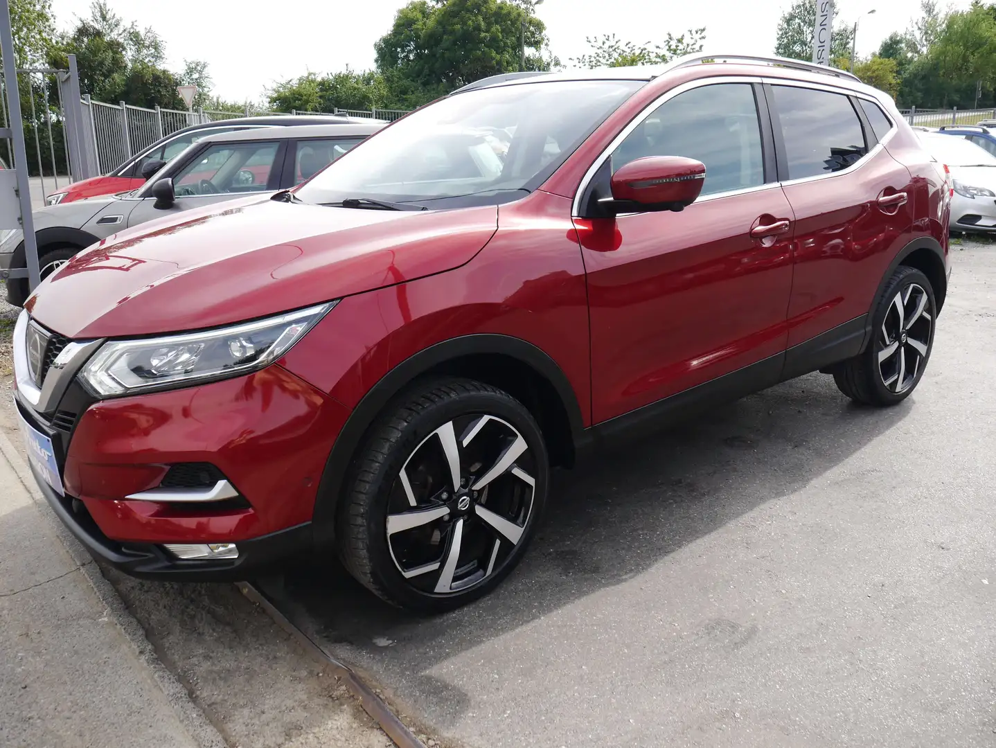 Nissan Qashqai 1.2 DIG-TECKNA*CAMERA*GPS*TOIT PANO* Rouge - 2
