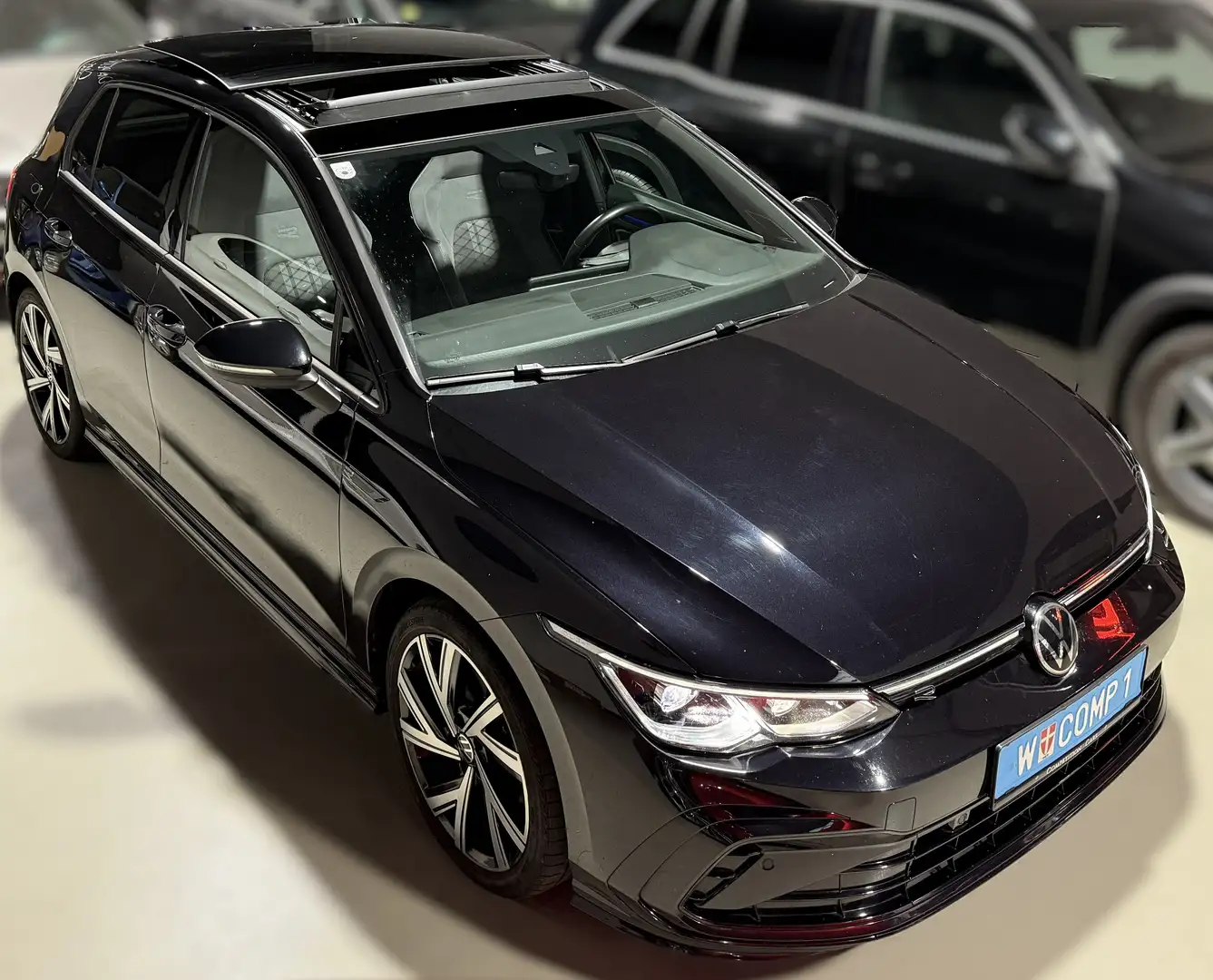 Volkswagen Golf **R-LINE, PANO, Harman/KARDON, KEYLESS, LED, DSG** Schwarz - 2