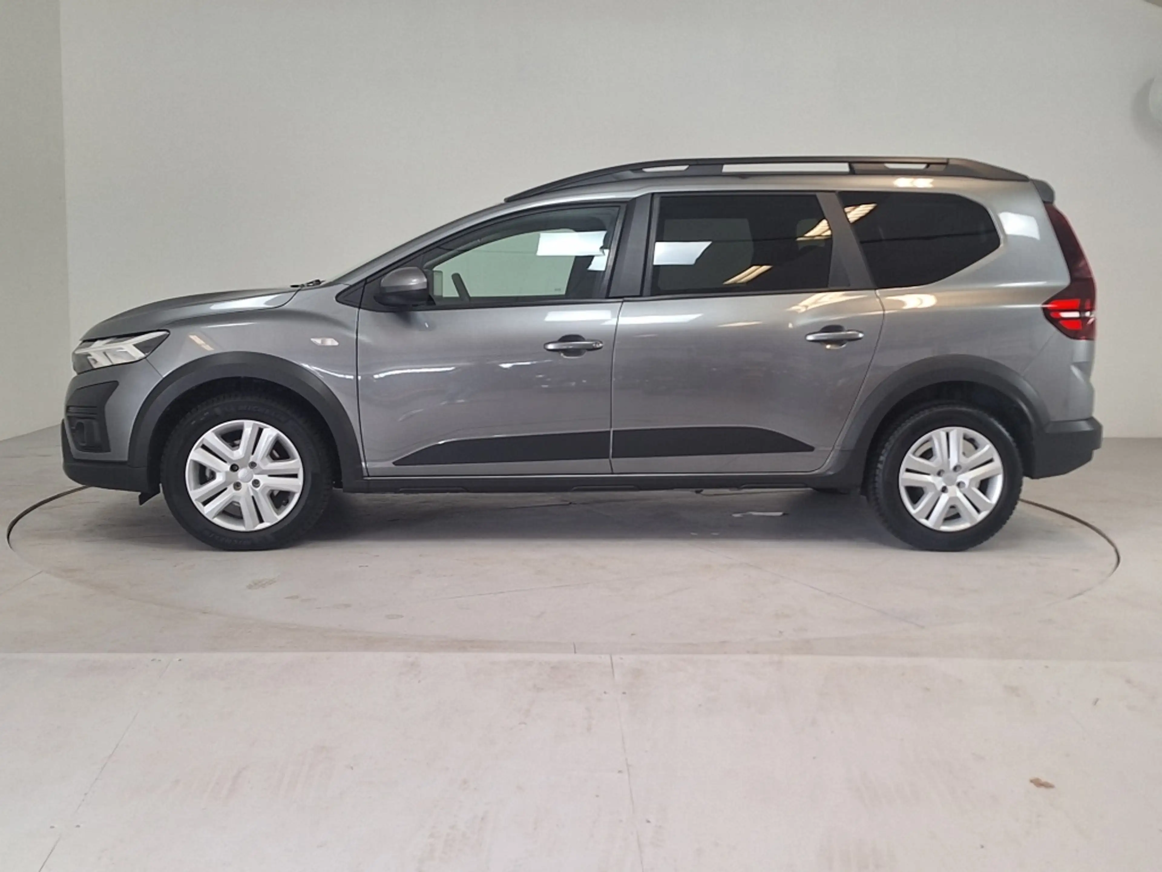 Dacia Jogger 1.0 TCe 110 Expression 7 persoons — photo 3