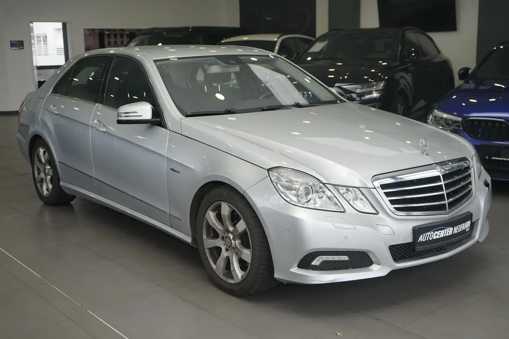Mercedes-Benz E 250 BlueEfficiency+NAVI+PDC+KLIMA+ISOFIX Argent - 1