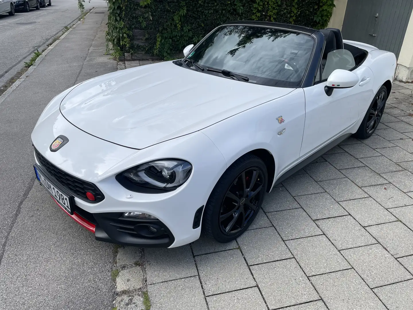 Abarth 124 Spider Cabrio Weiß - 1