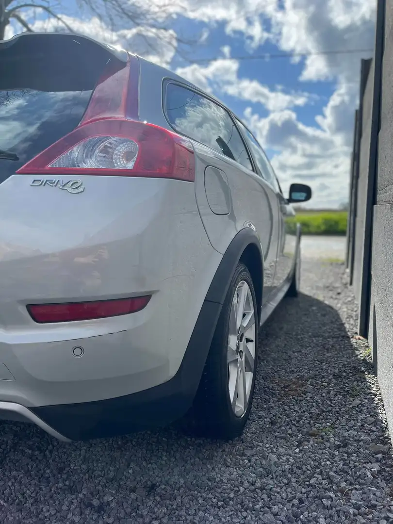 Volvo C30 1.6 D DRIVe Start/Stop Kinetic Beżowy - 2