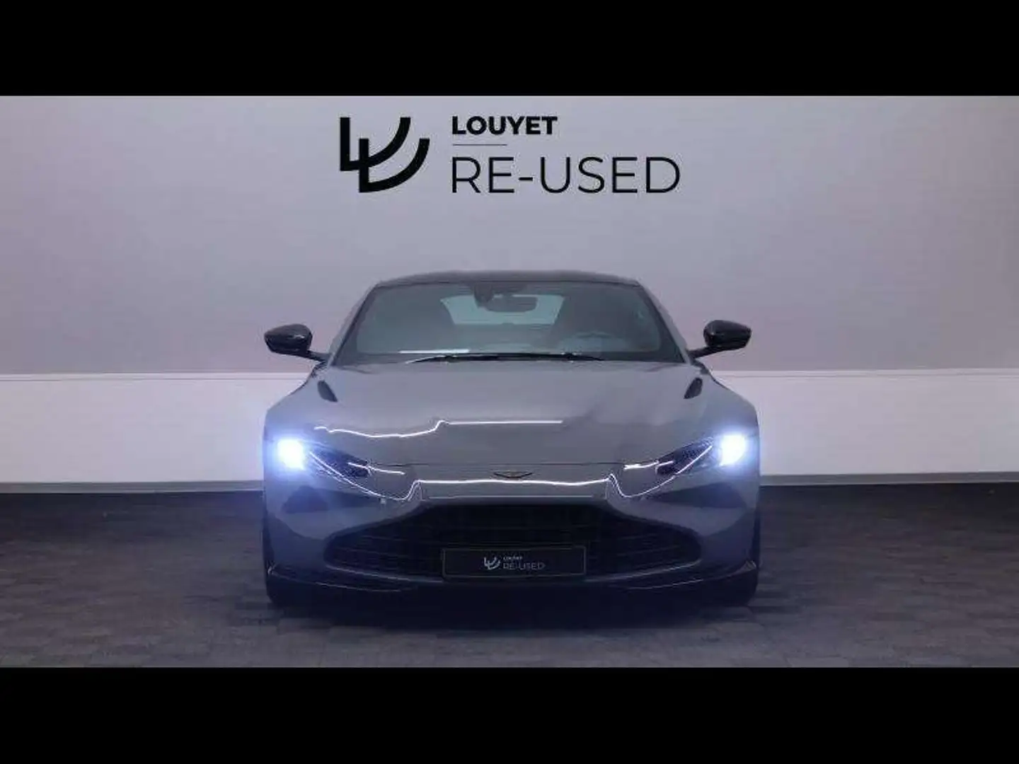 Aston Martin Vantage V8 4.0 510 Šedá - 2