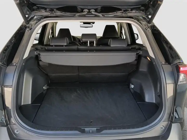 Toyota RAV4 2021, foto 10