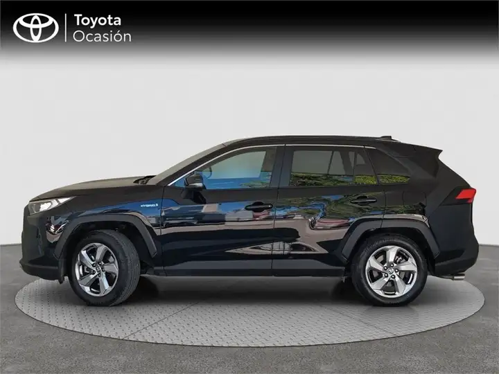 Toyota RAV4 2021, foto 3